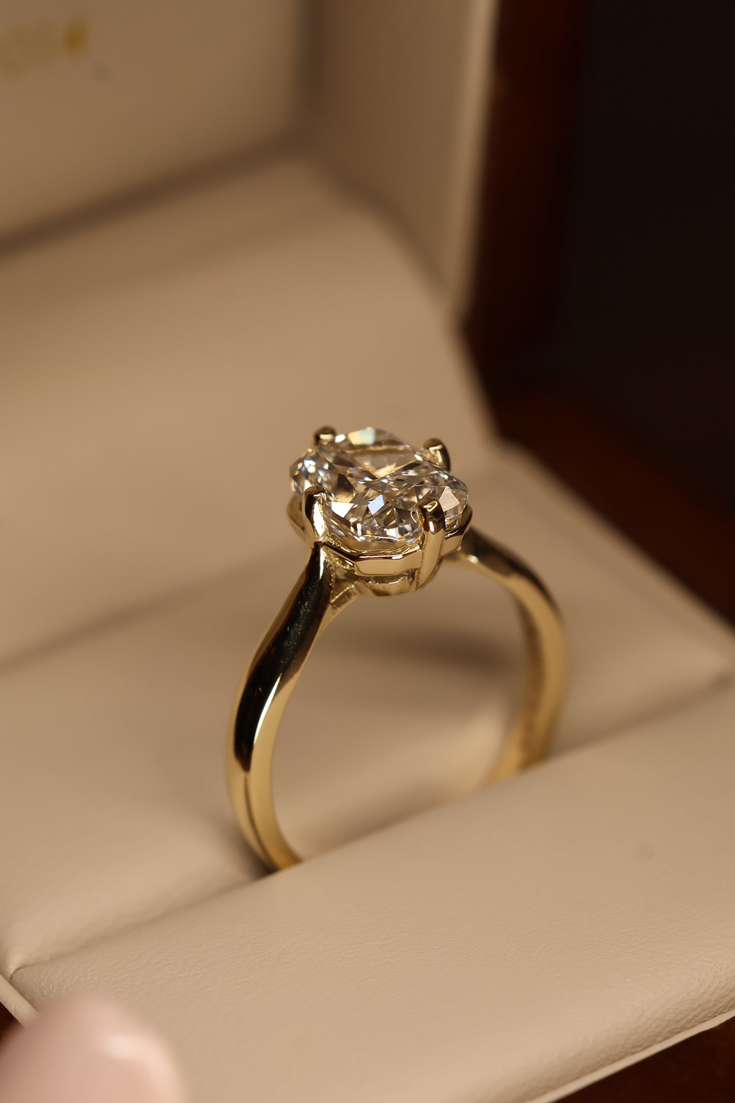 Anillo Arabella Amarillo 14K con Diamante de Laboratorio de 2.58ct | IGI