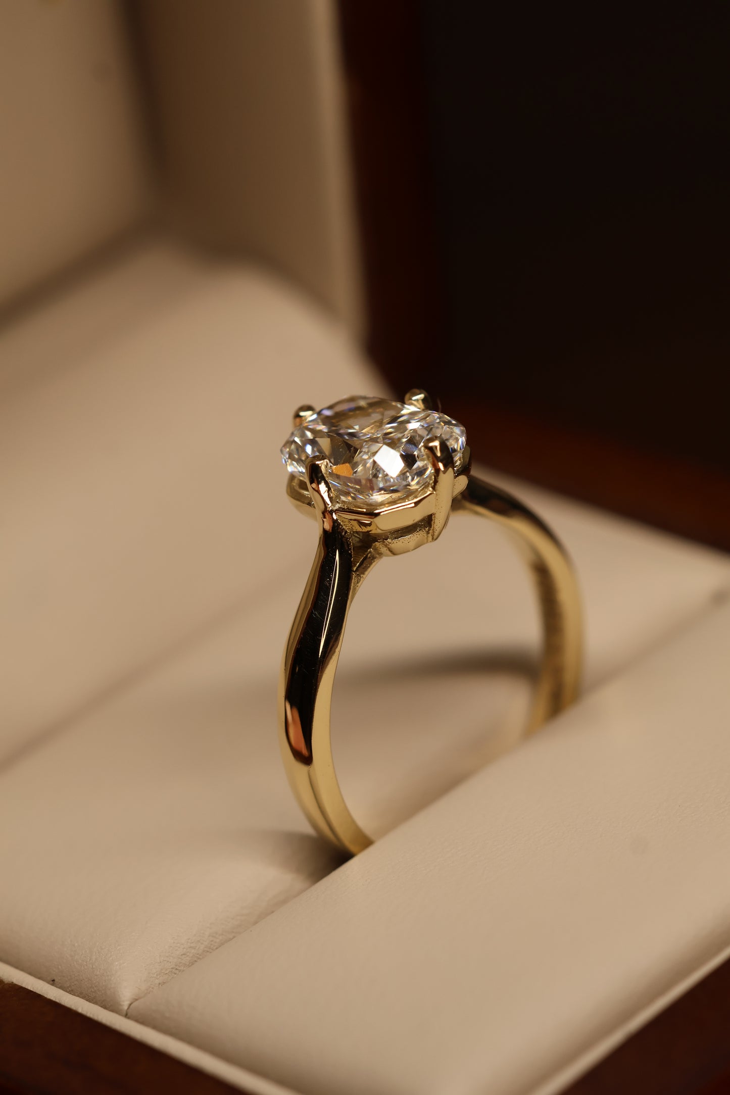 Anillo Arabella Amarillo 14K con Diamante de Laboratorio de 2.58ct | IGI