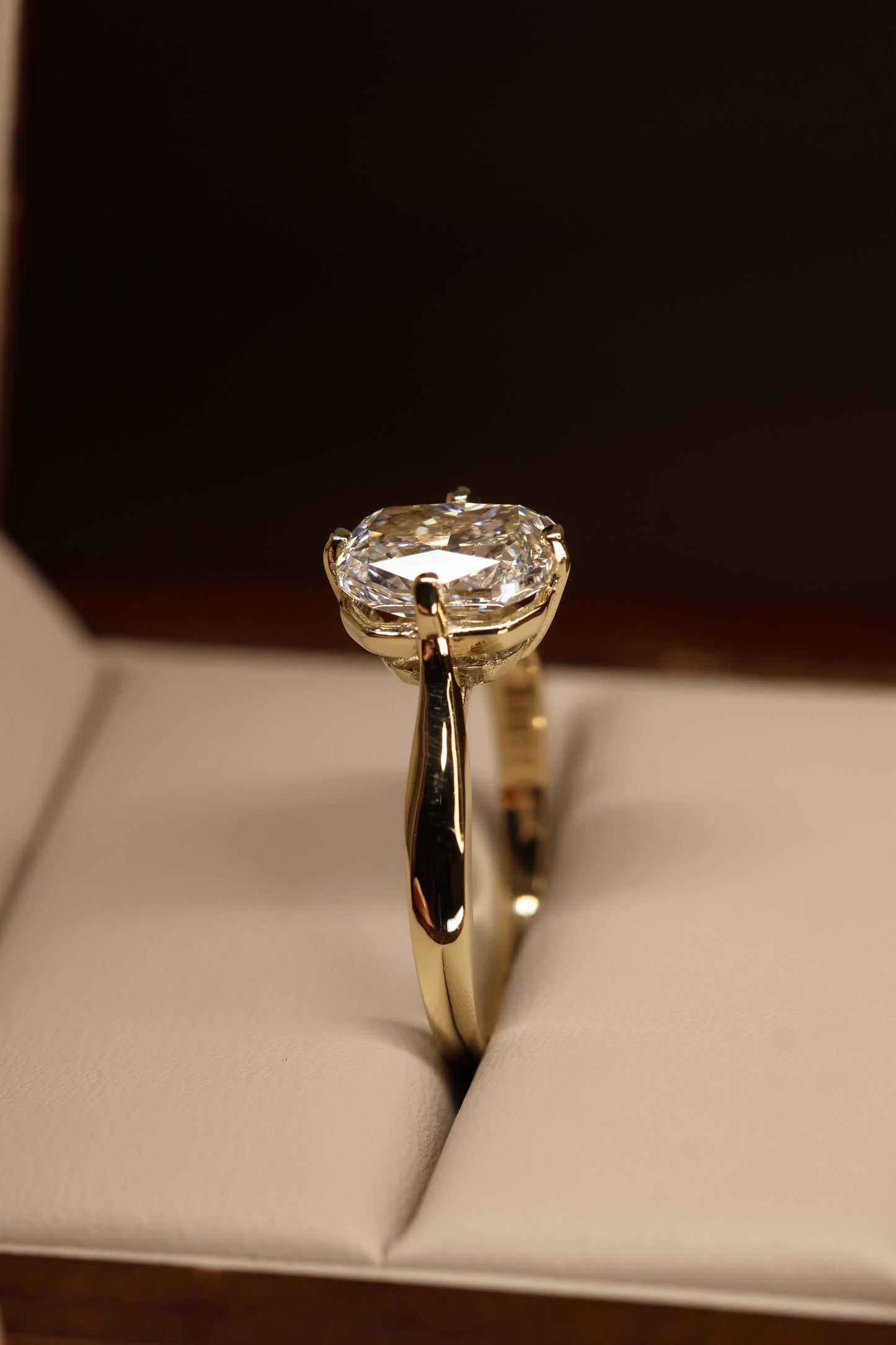 Anillo Arabella Amarillo 14K con Diamante de Laboratorio de 2.58ct | IGI