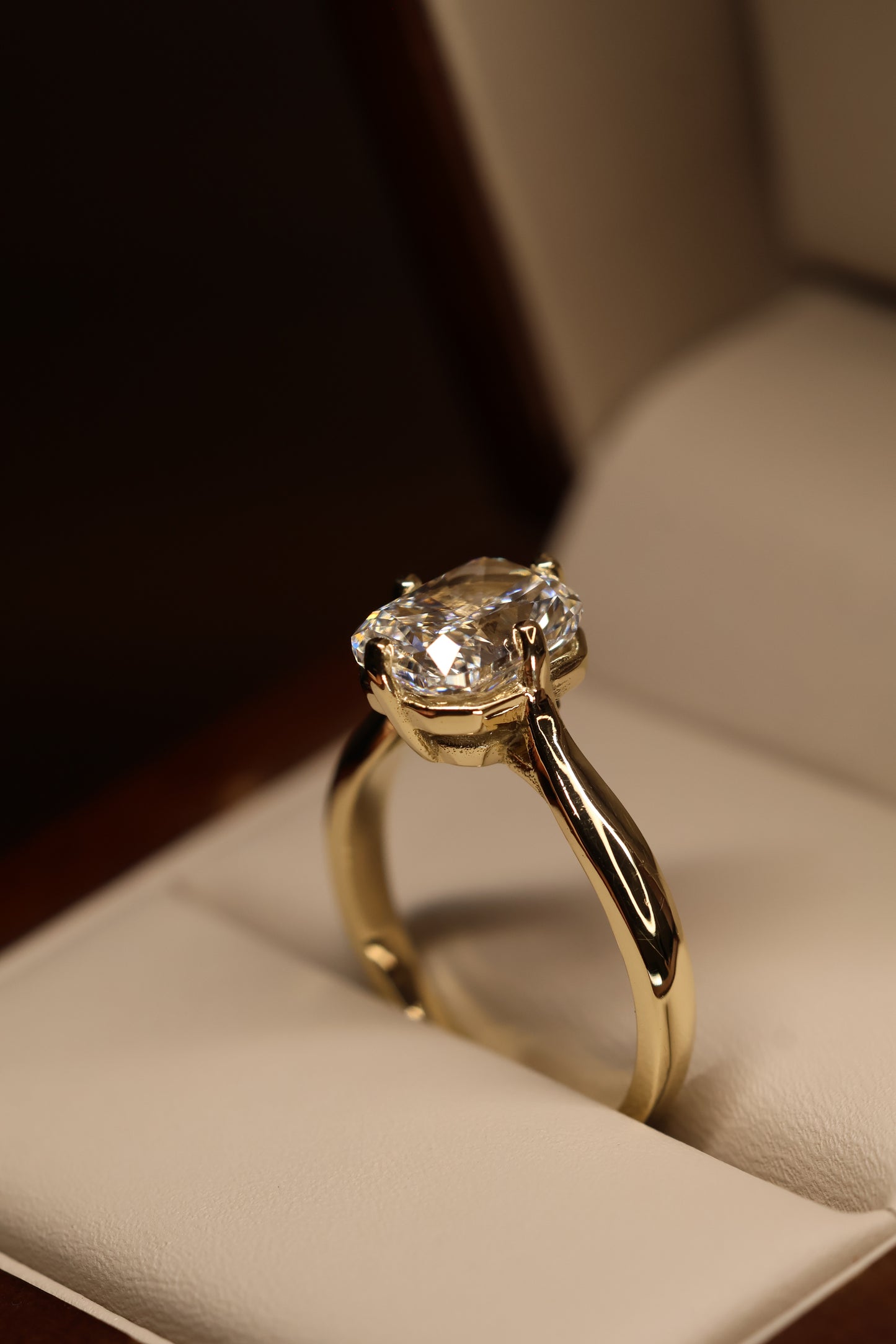 Anillo Arabella Amarillo 14K con Diamante de Laboratorio de 2.58ct | IGI