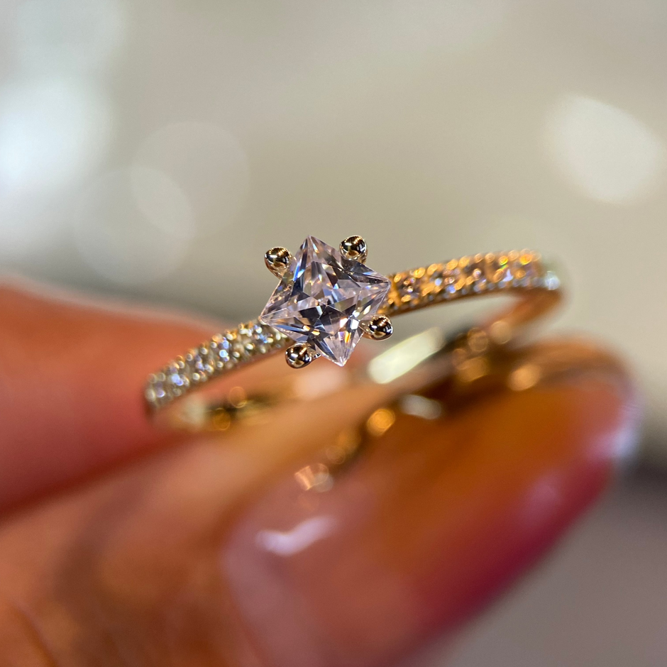 Anillo de compromiso en oro