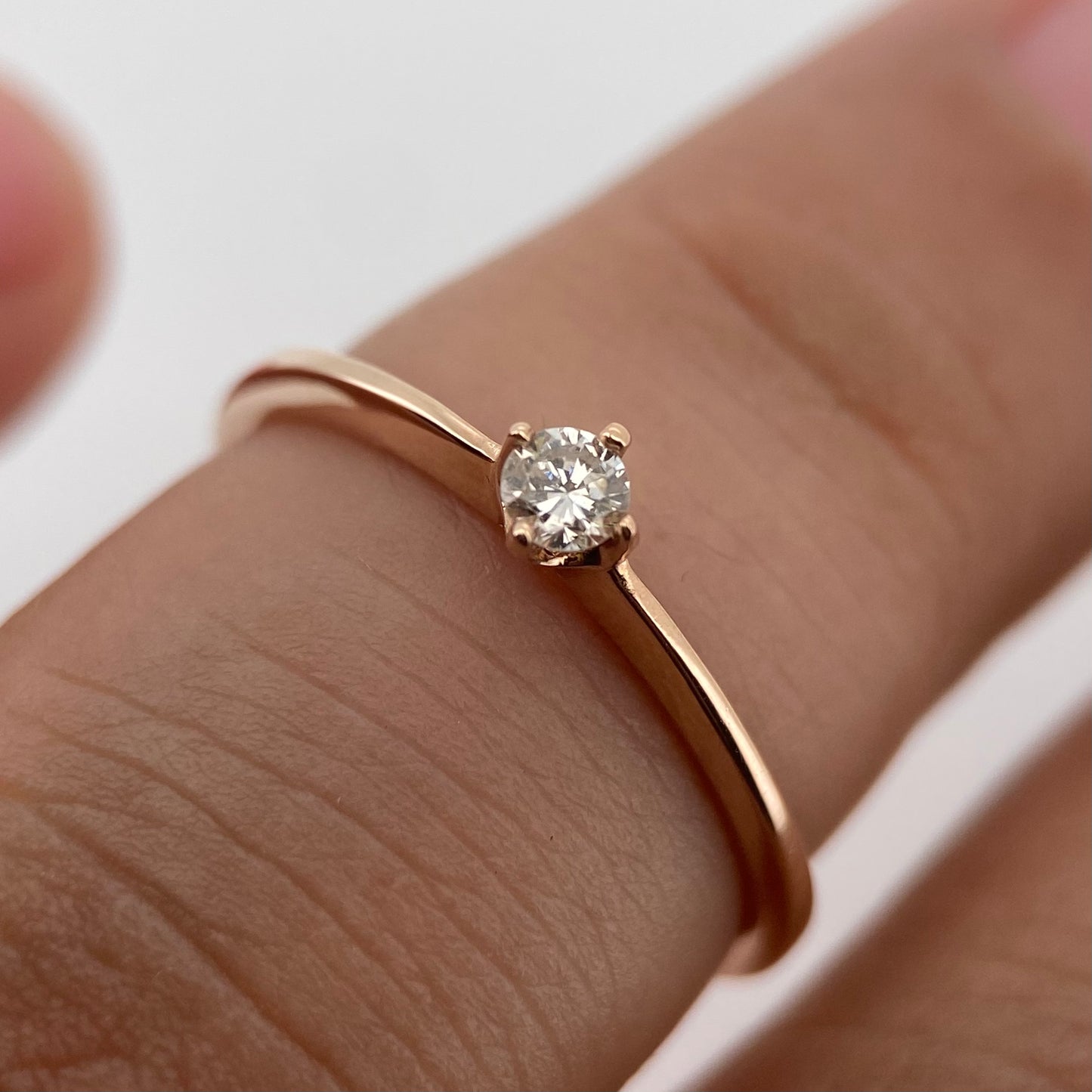 Anillo en Oro Rosa de 14k con Diamante Mod: OF1740