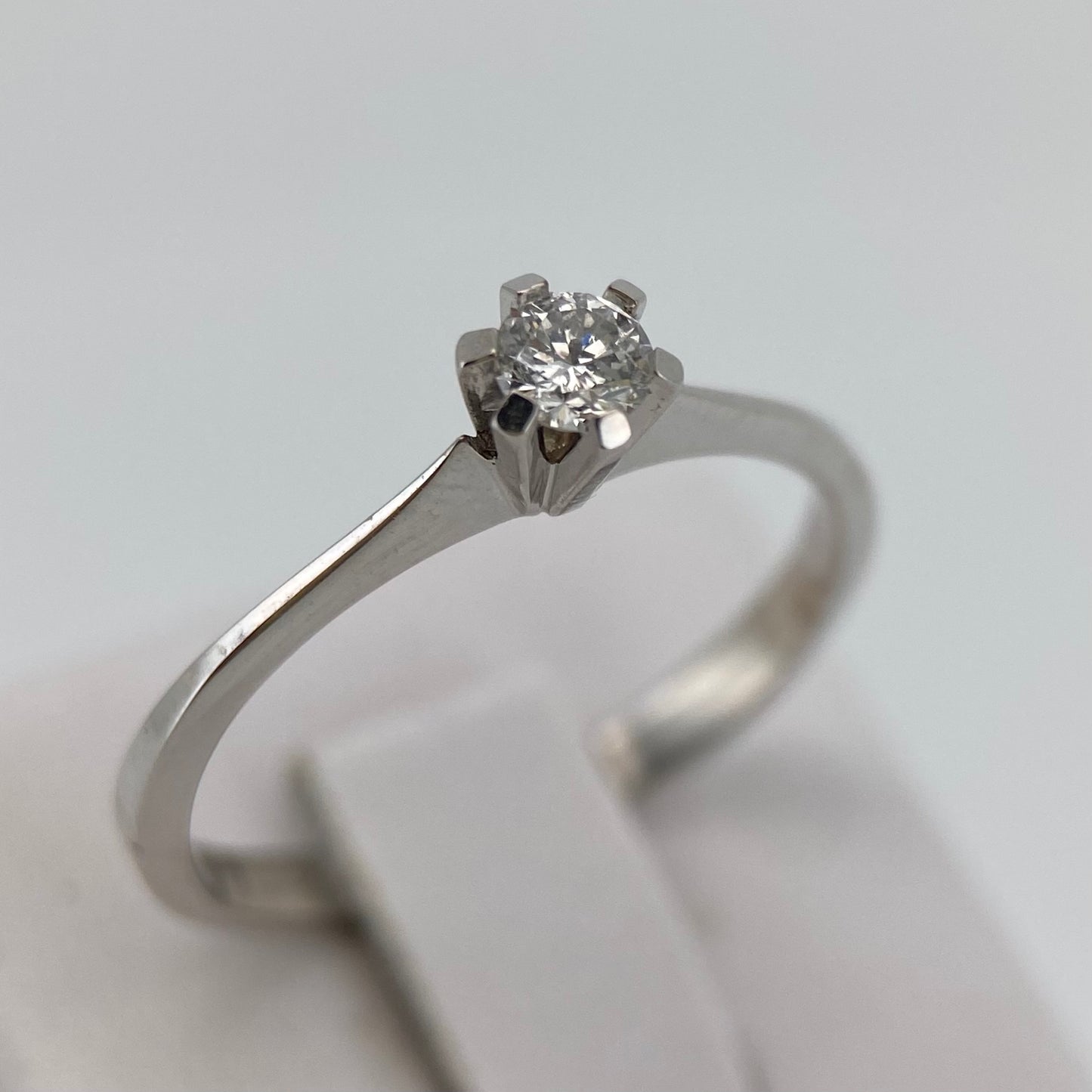 Anillo en Oro blanco de 14k con Diamante Mod: OF1886