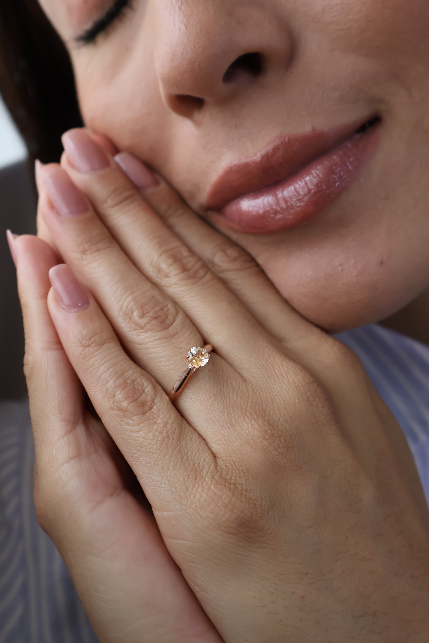 Anillo Kennedy en Oro Rosa 14k con Topacio 0.50 ct