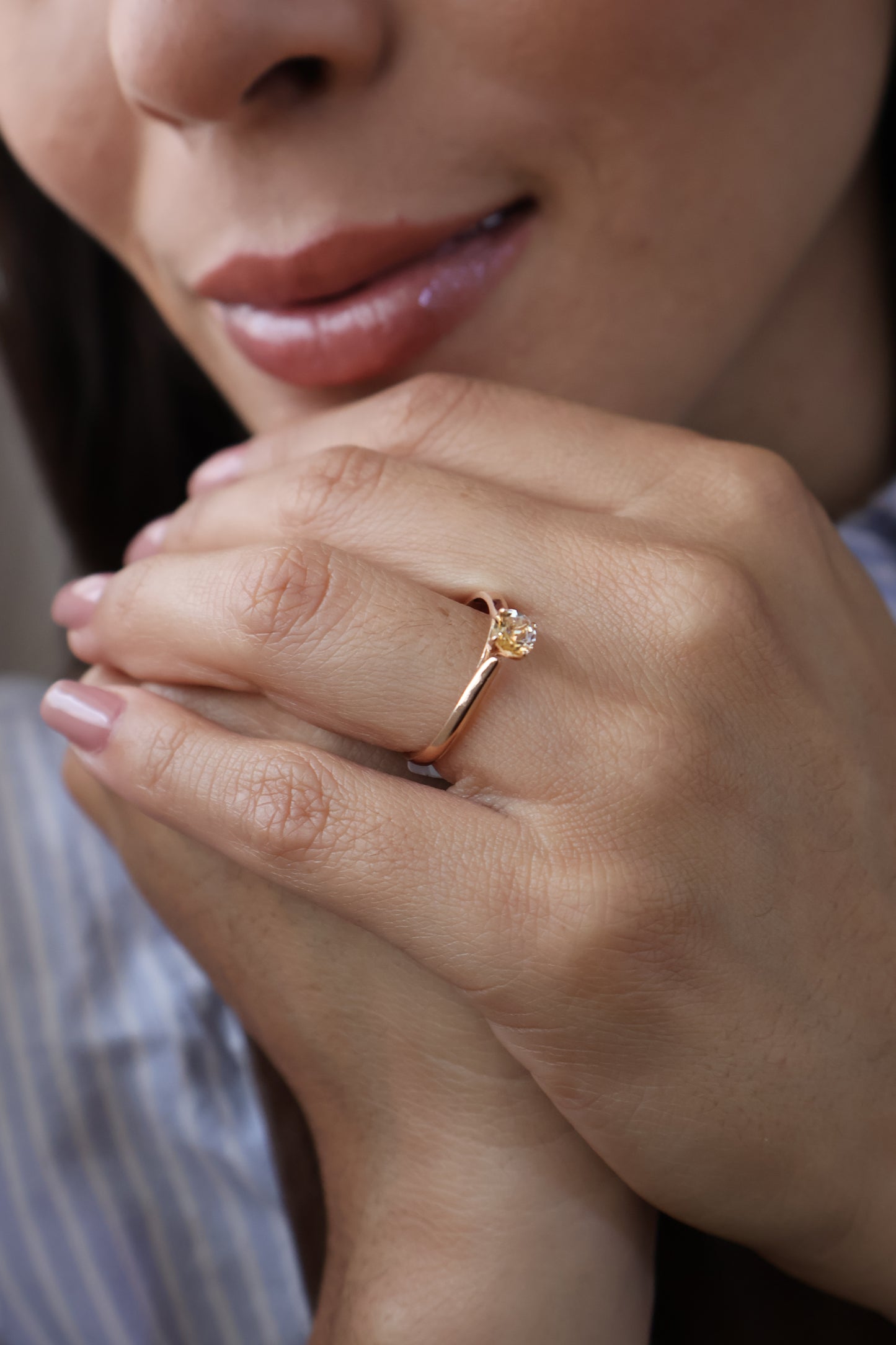 Anillo Kennedy en Oro Rosa 14k con Topacio 0.50 ct