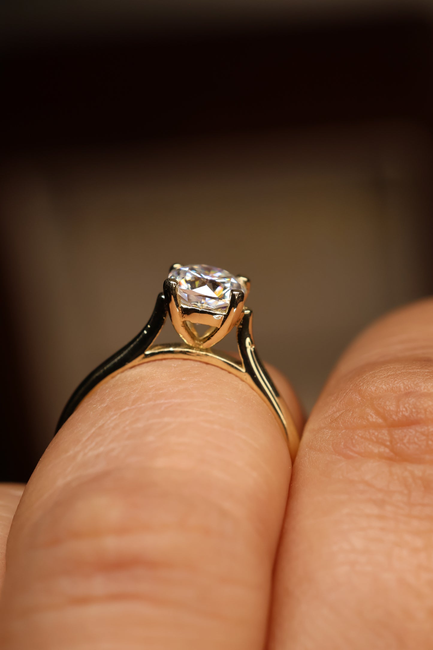 Anillo Estelle en Oro Amarillo 14k 1.0cts con Moissanita GRA Modelo 15353