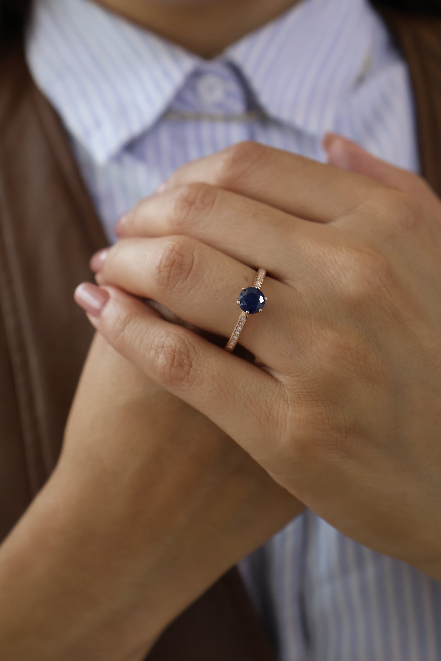 Anillo Anastasia en Oro Rosa 14k con Zafiro 0.80 ct