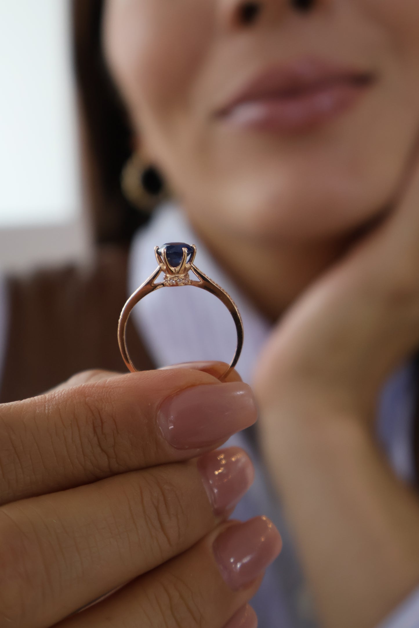 Anillo Anastasia en Oro Rosa 14k con Zafiro 0.80 ct