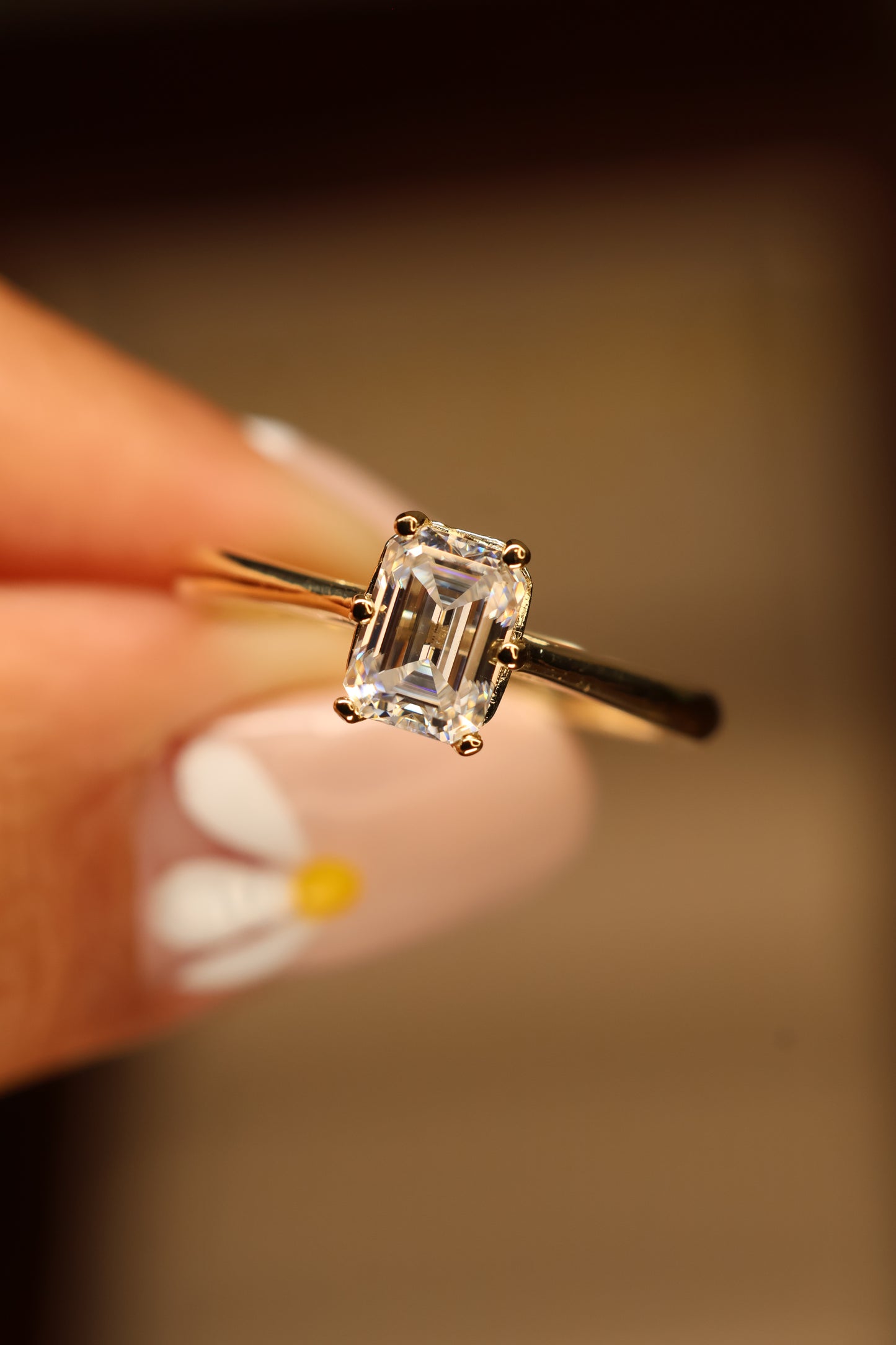 Anillo Emilia en Oro Amarillo 14k 1.0cts con Moissanita GRA Modelo 15354