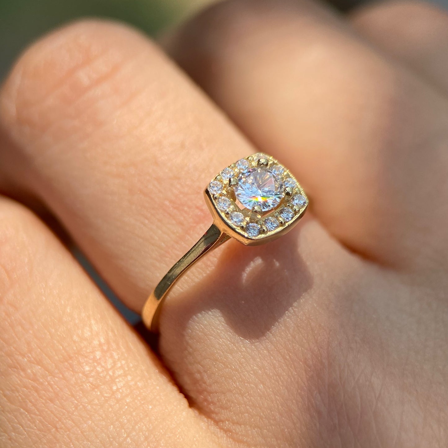 Anillo en Oro Amarillo 10k con Circonias Mod: 14799