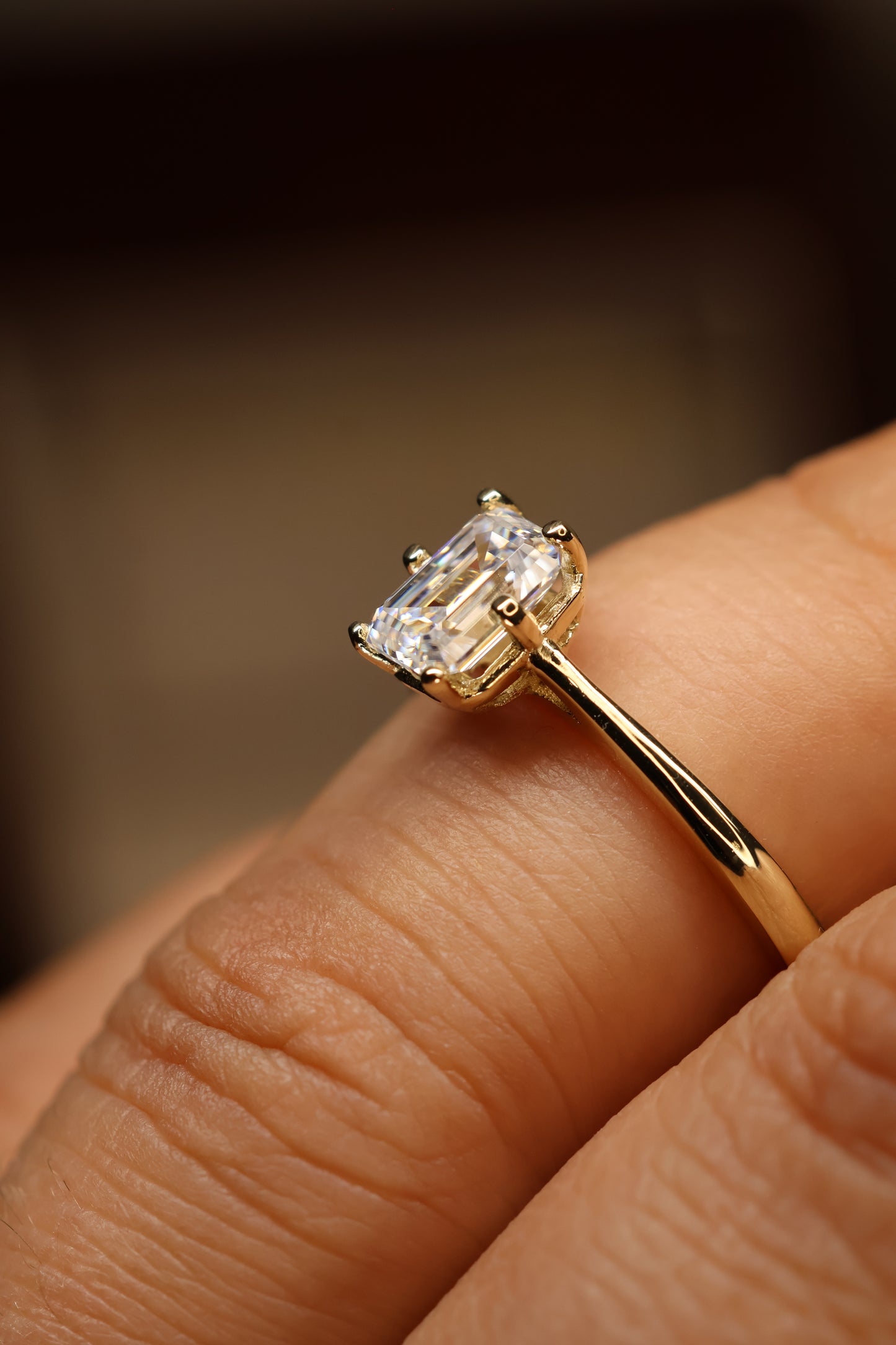 Anillo Emilia en Oro Amarillo 14k 1.0cts con Moissanita GRA Modelo 15354