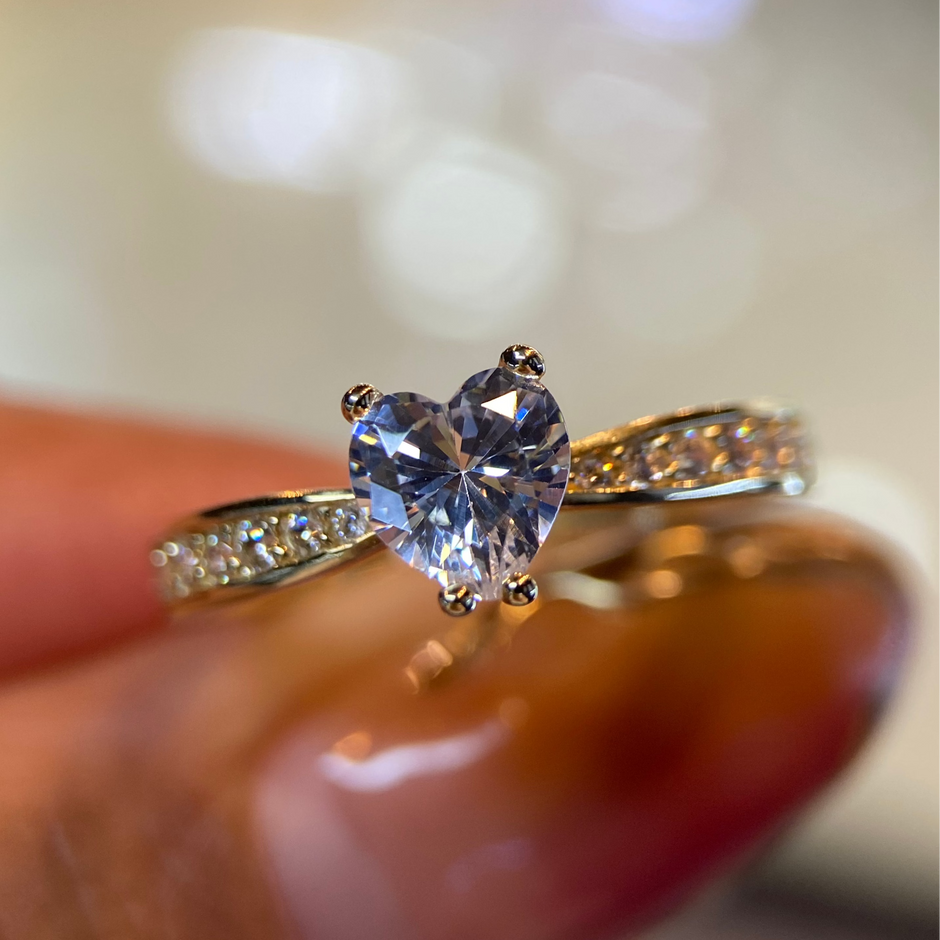 Anillo de compromiso en oro