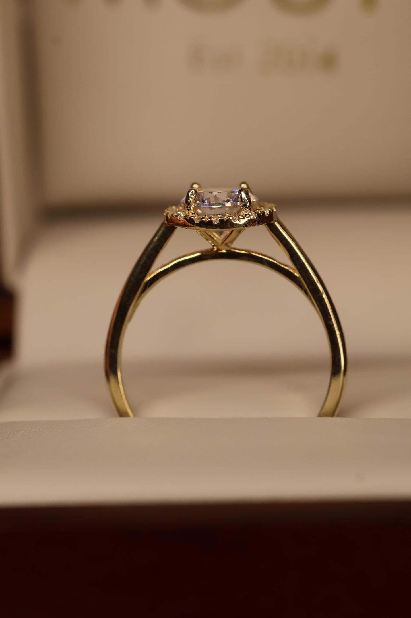 Anillo en Oro Amarillo 14k con Circonias Mod.15895