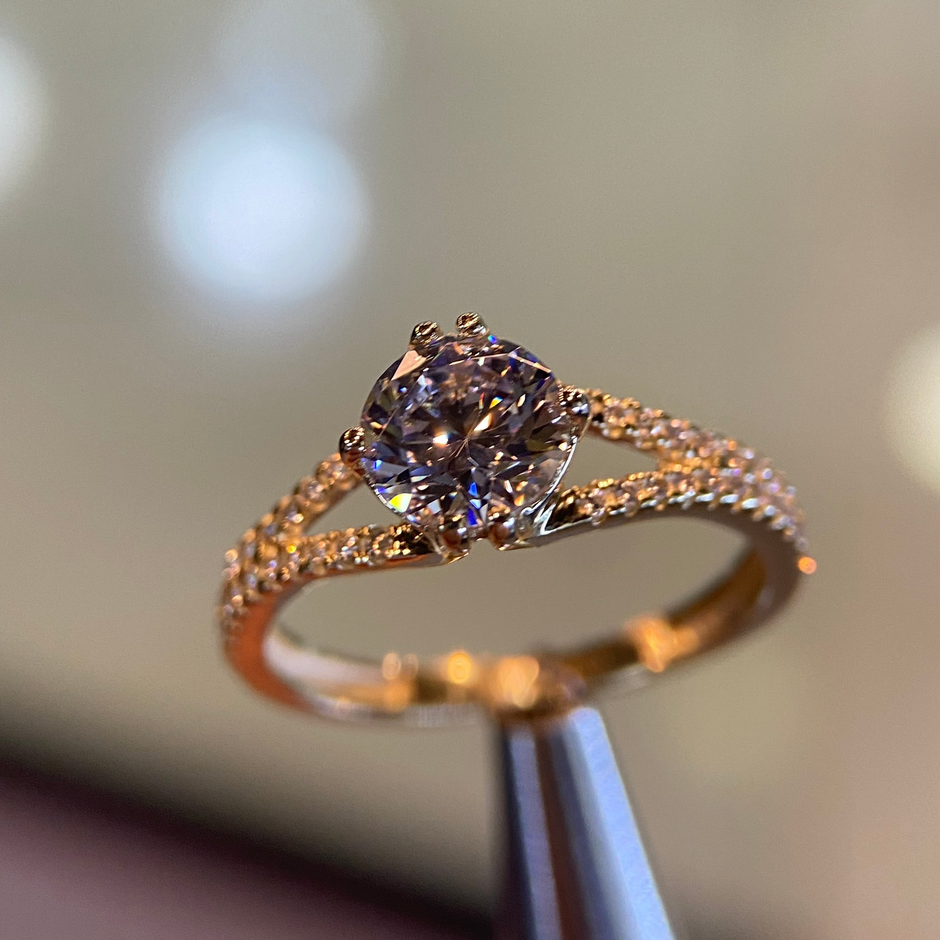 Anillo de compromiso en oro