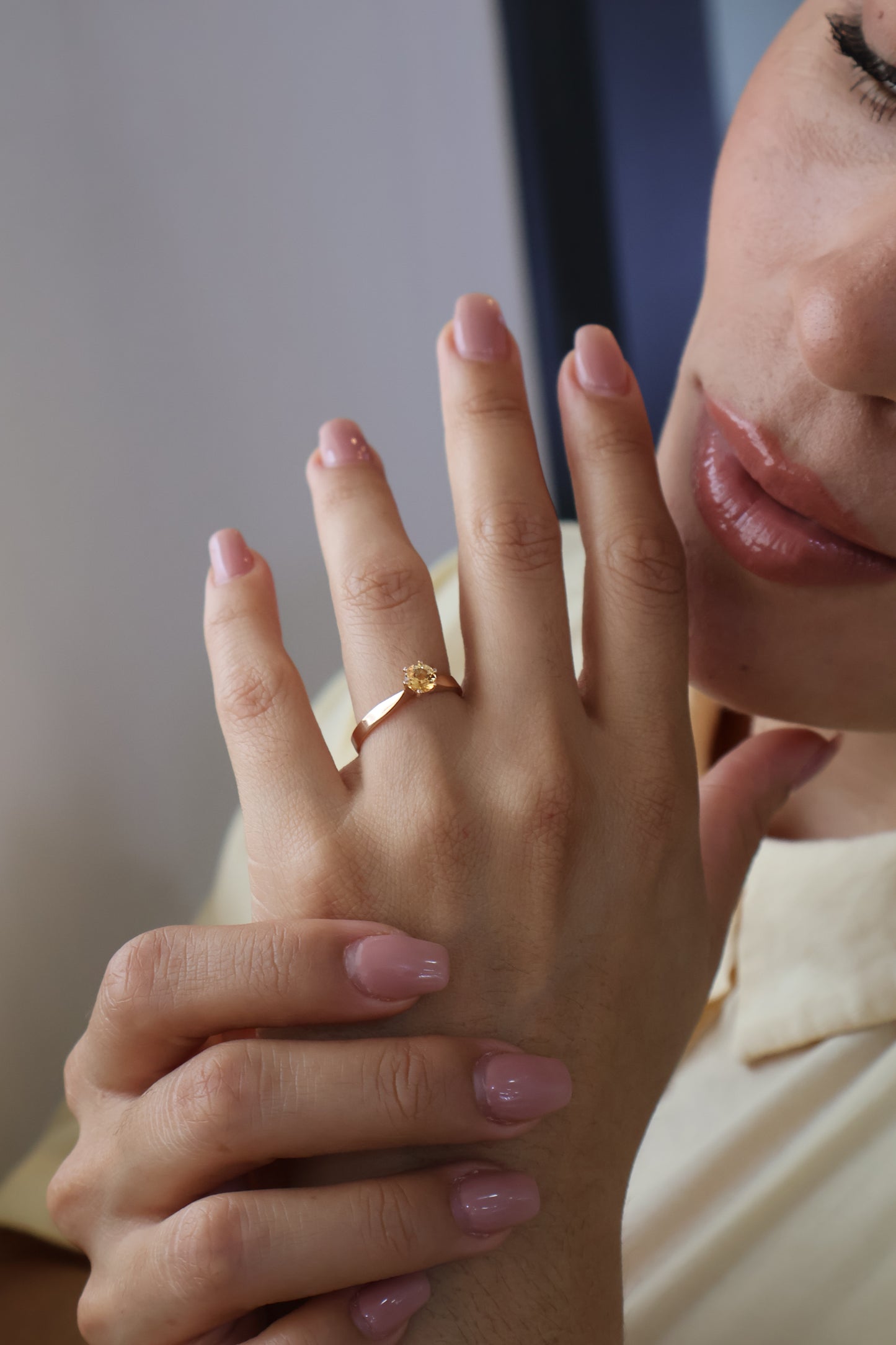 Anillo Hailey en Oro Rosa 14k con Topacio 0.50 ct