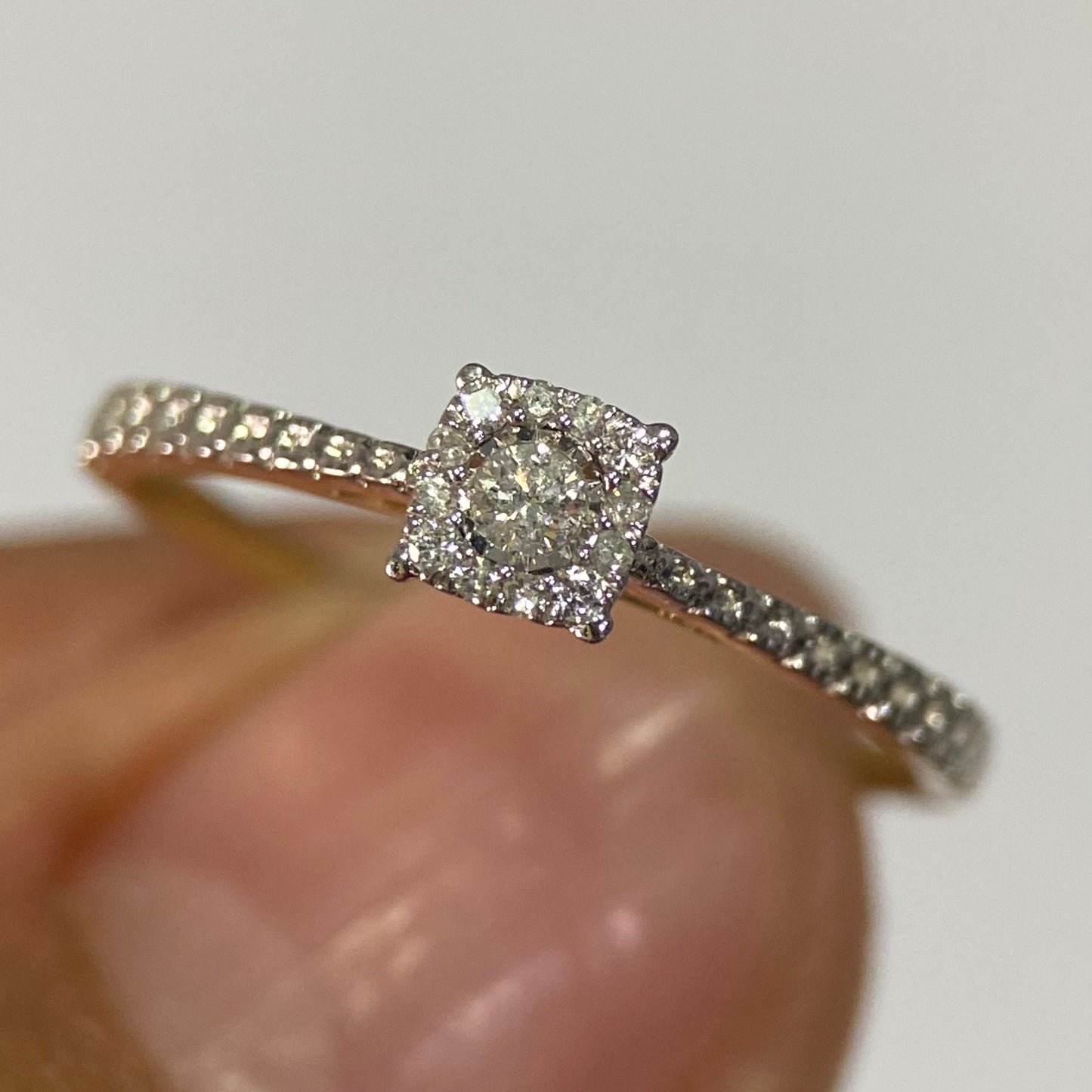 Anillo en Oro Amarillo de 14k con Diamantes Mod: OF1775