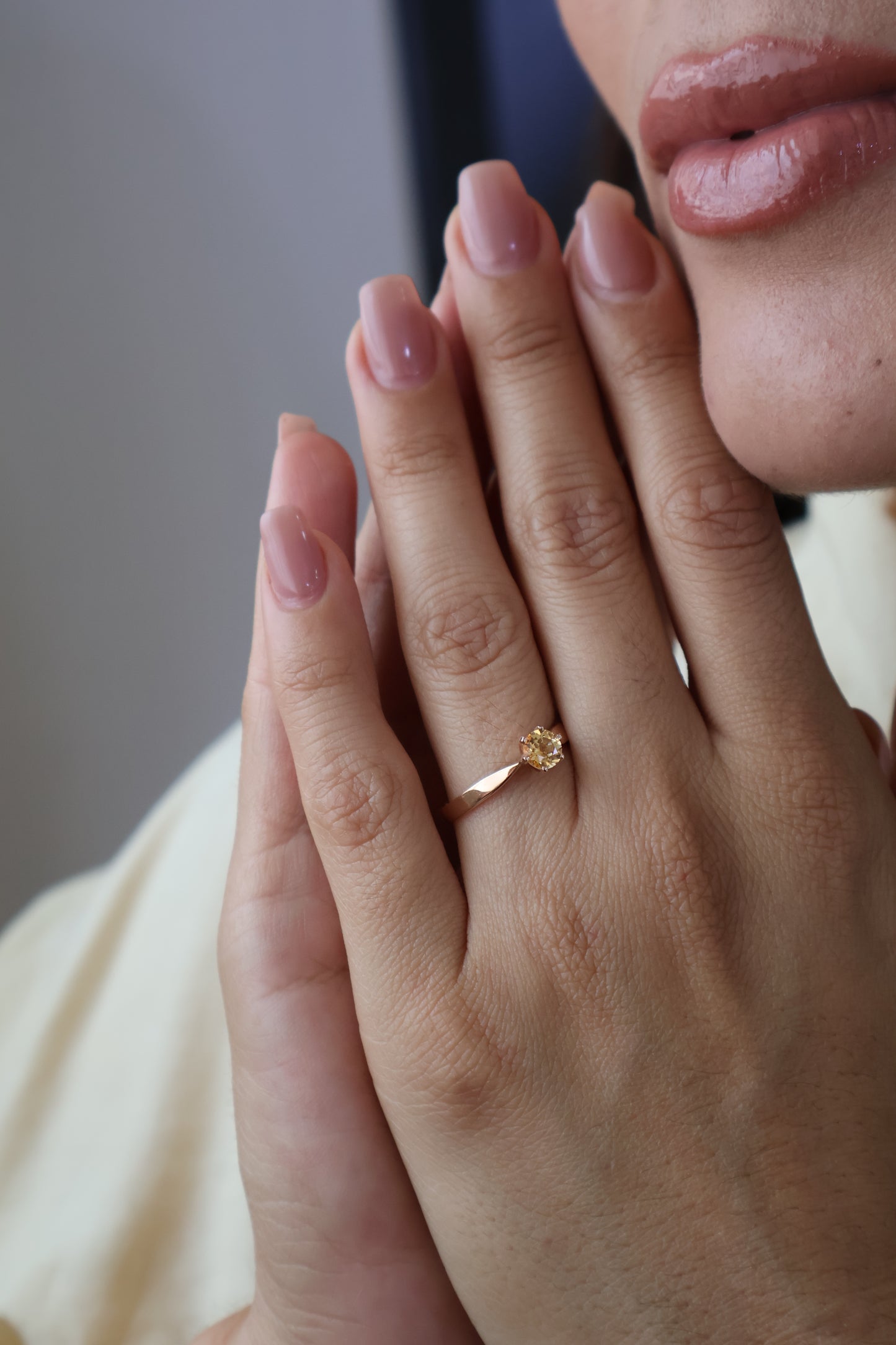 Anillo Hailey en Oro Rosa 14k con Topacio 0.50 ct