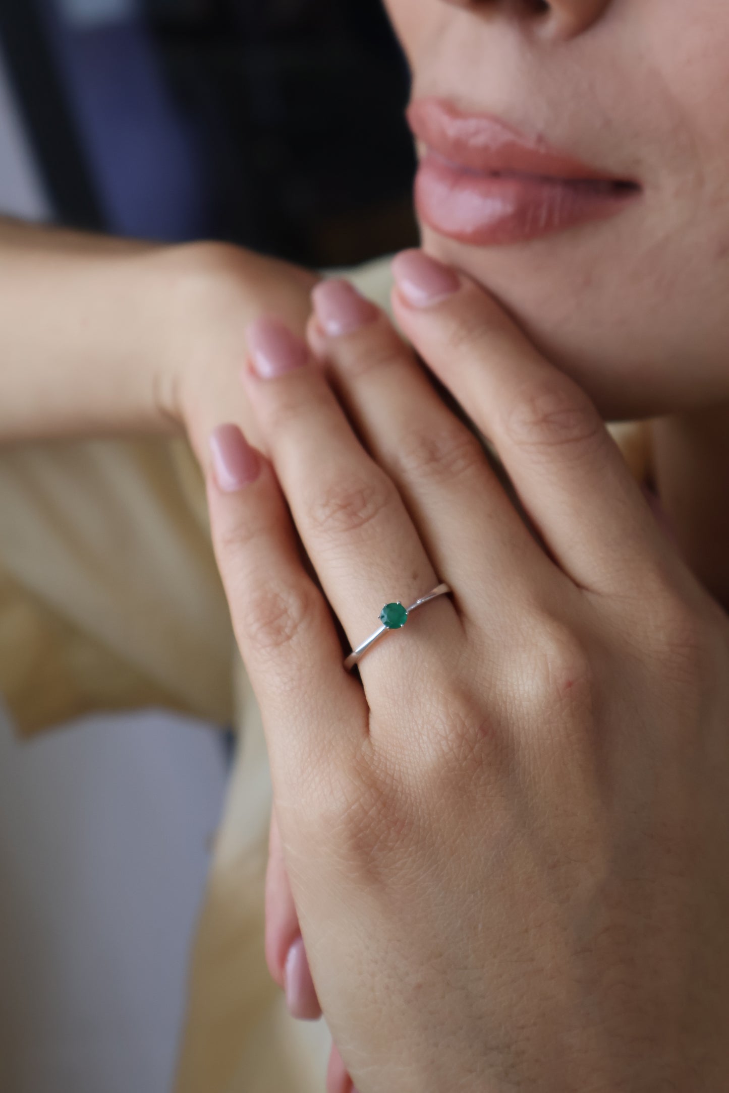 Anillo Samantha en Oro Blanco 14k con Esmeralda 0.40 ct