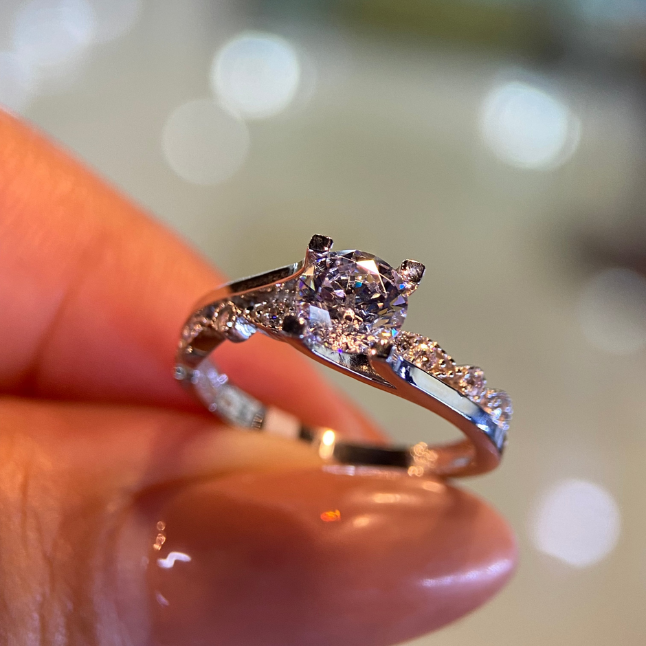 Anillo de compromiso en oro