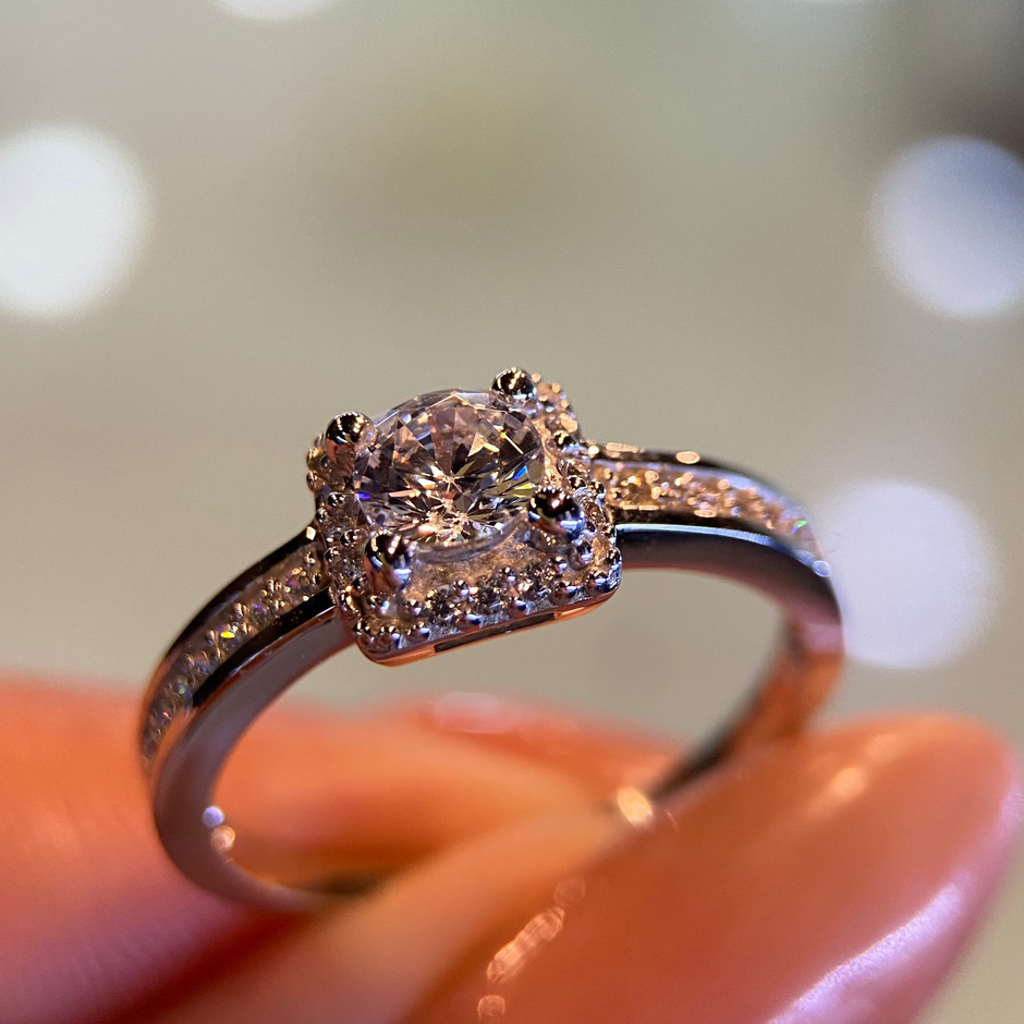 Anillo de compromiso en oro