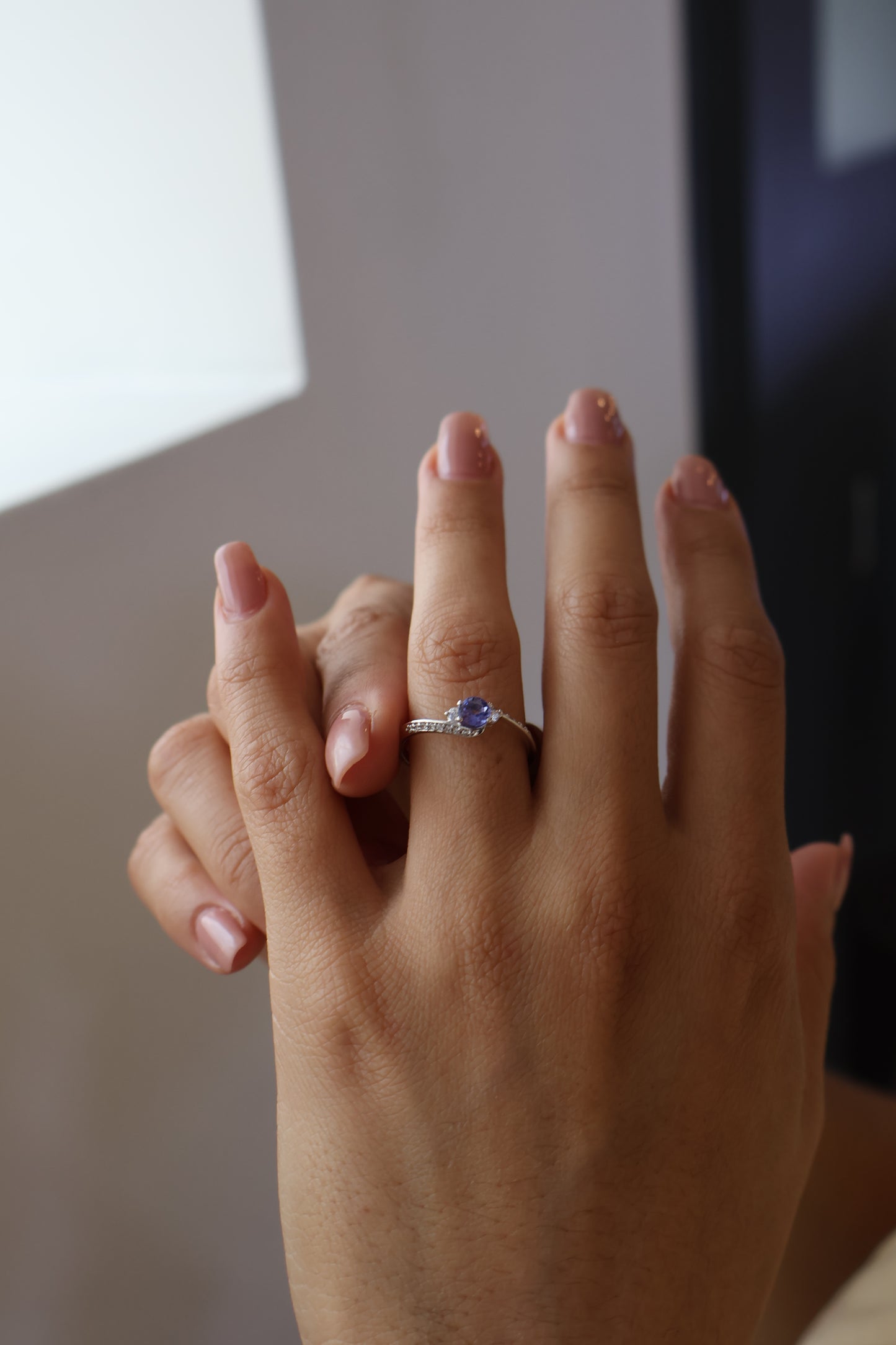 Anillo Eloise en Oro Blanco 14k con Tanzanita 0.50 ct