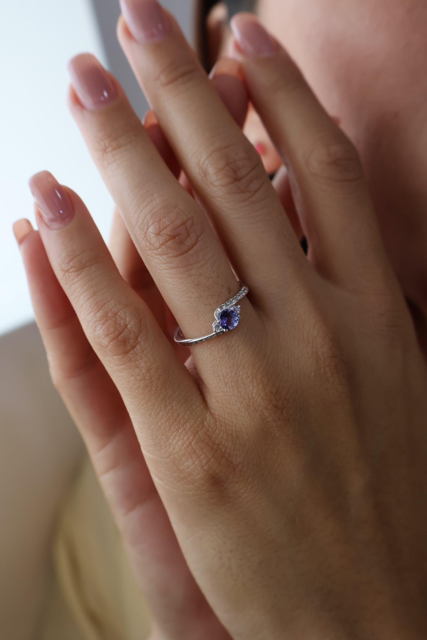 Anillo Eloise en Oro Blanco 14k con Tanzanita 0.50 ct