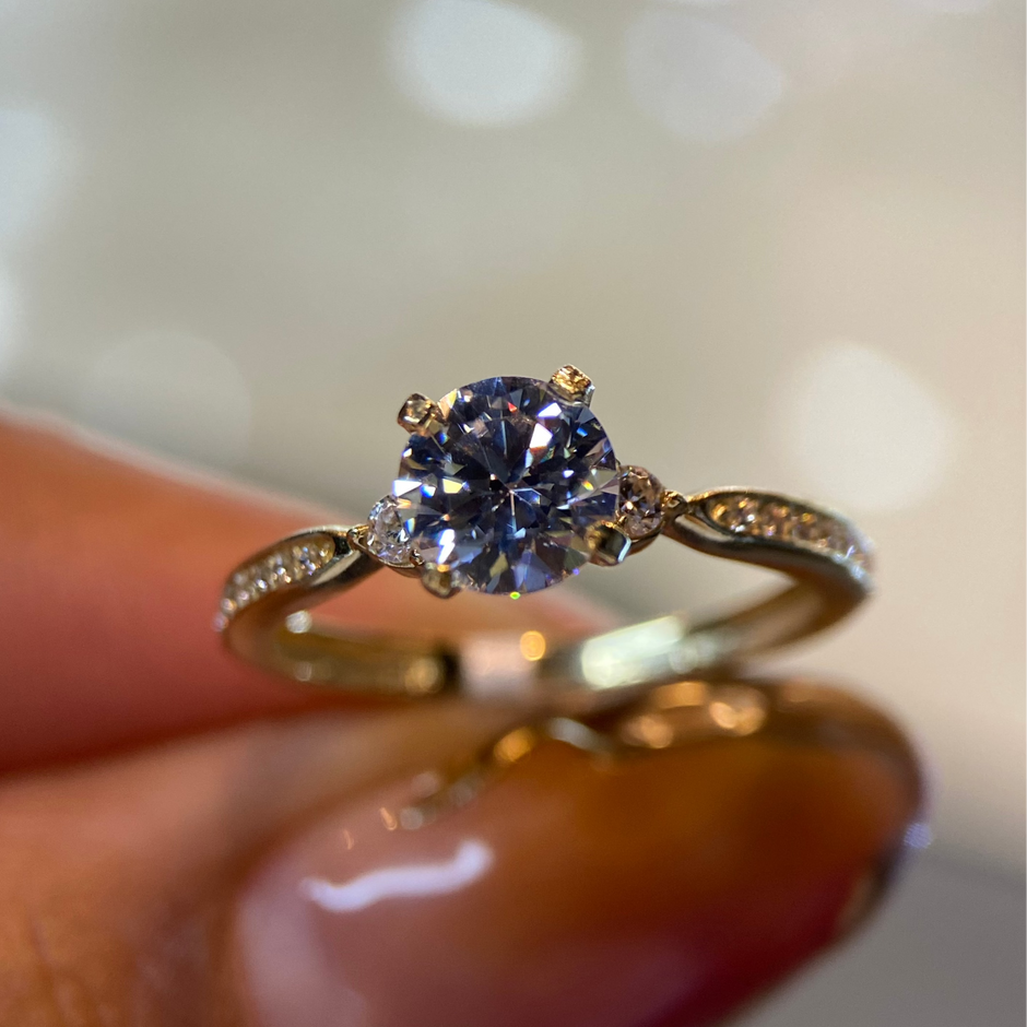 Anillo de compromiso en oro