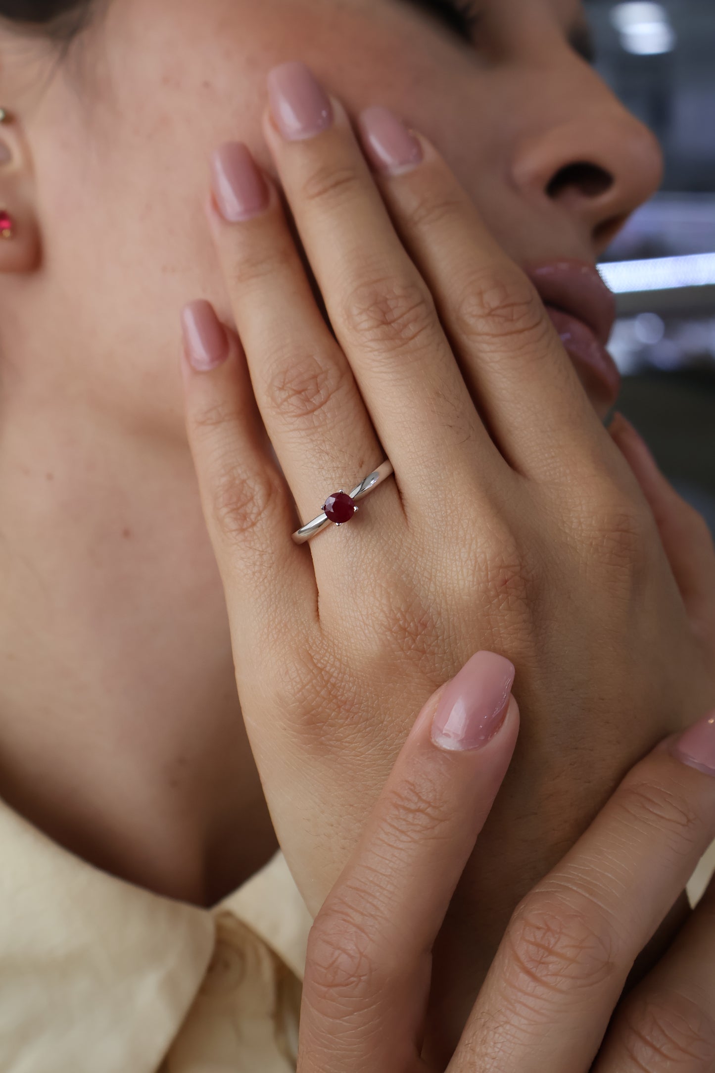 Anillo Elliana en Oro Blanco 14k con Rubi 0.50 ct