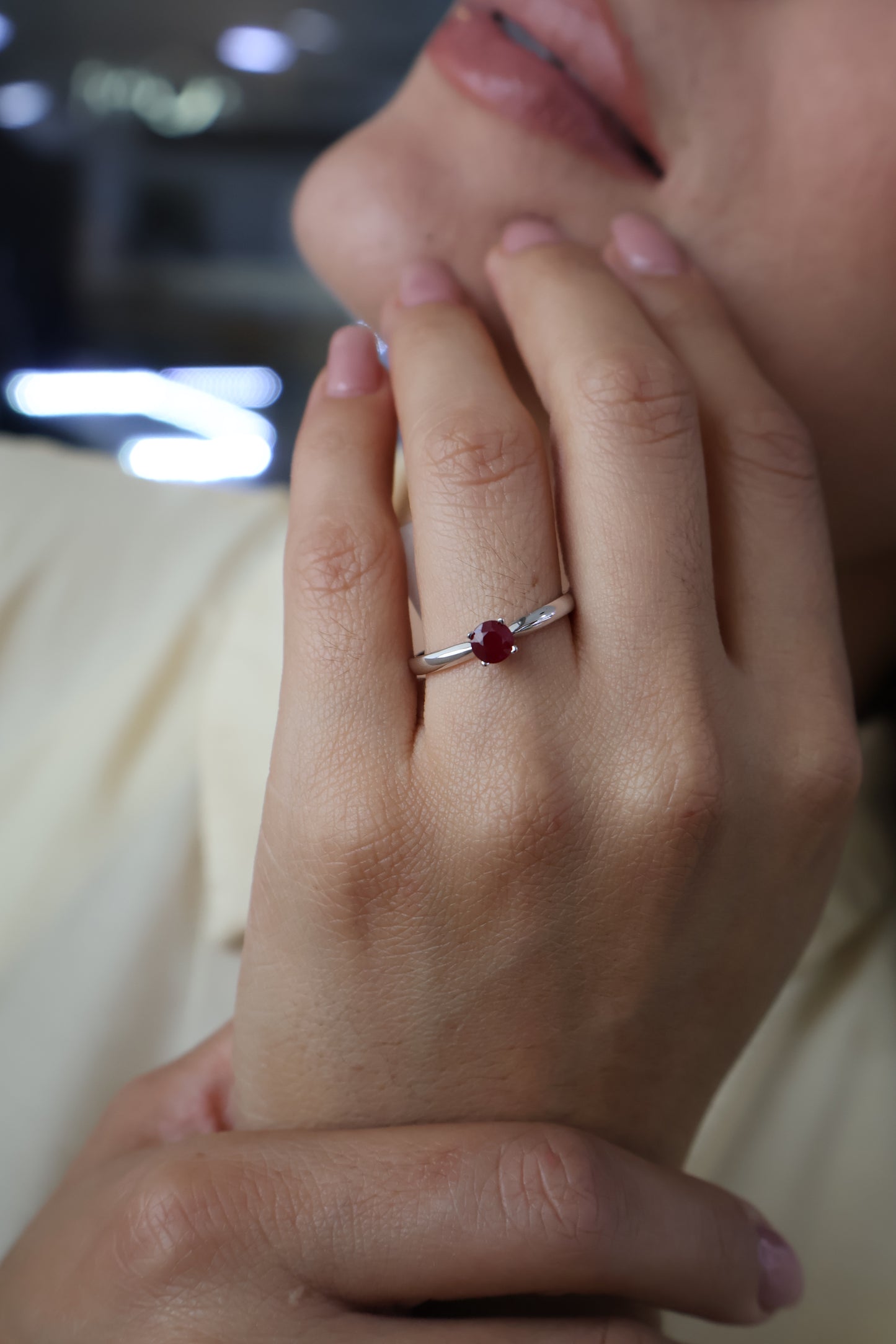 Anillo Elliana en Oro Blanco 14k con Rubi 0.50 ct