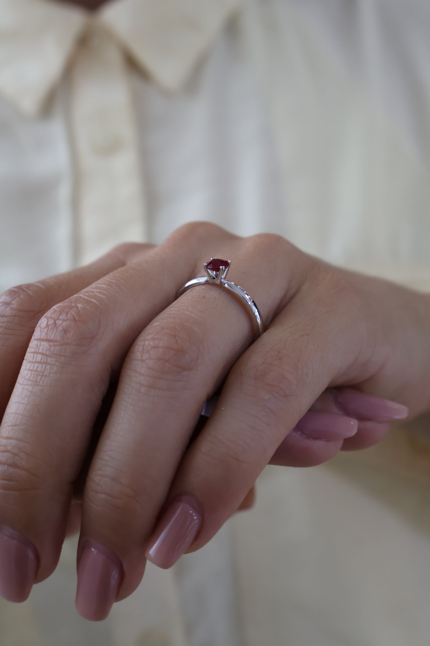 Anillo Elliana en Oro Blanco 14k con Rubi 0.50 ct