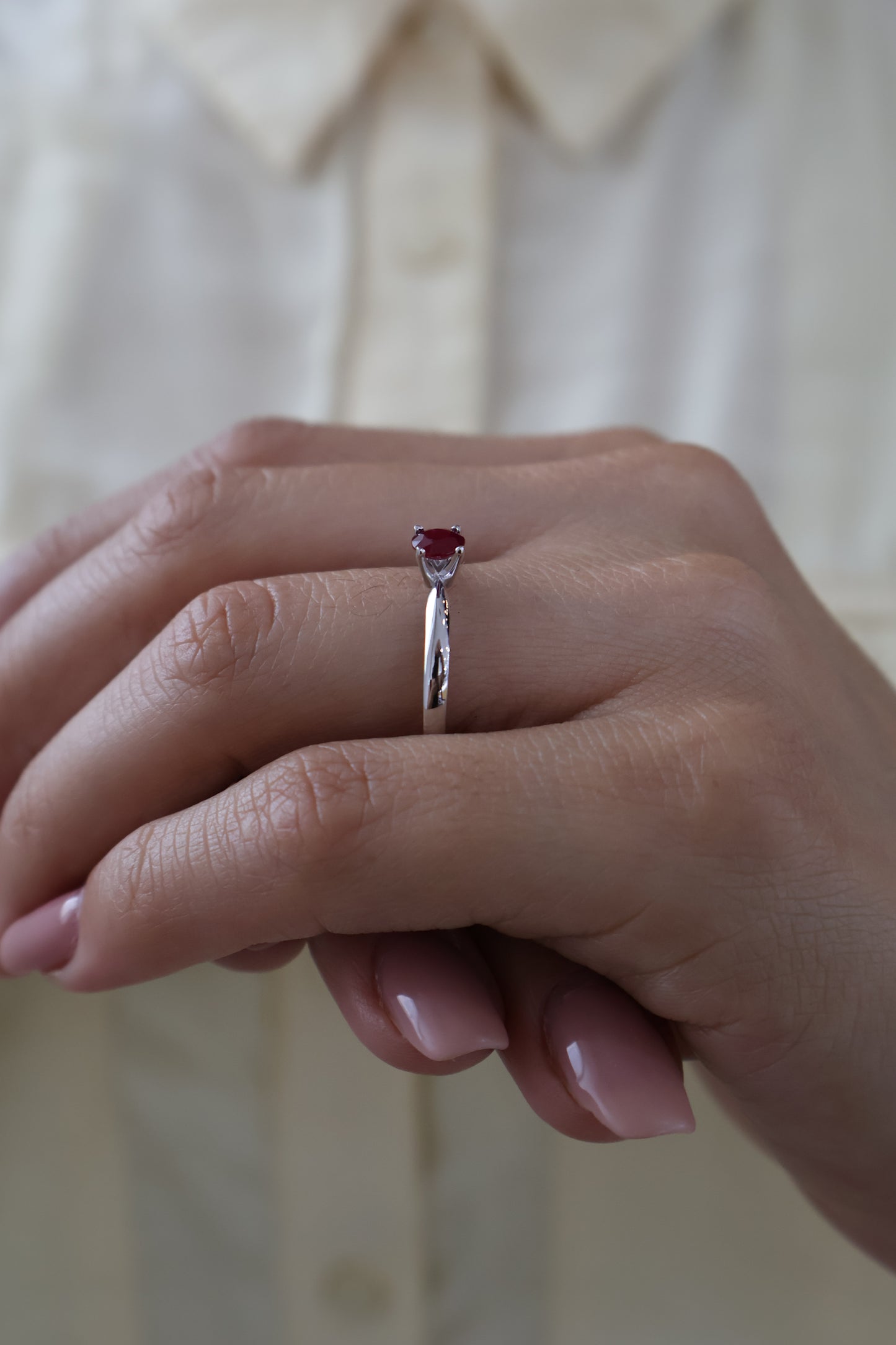 Anillo Elliana en Oro Blanco 14k con Rubi 0.50 ct