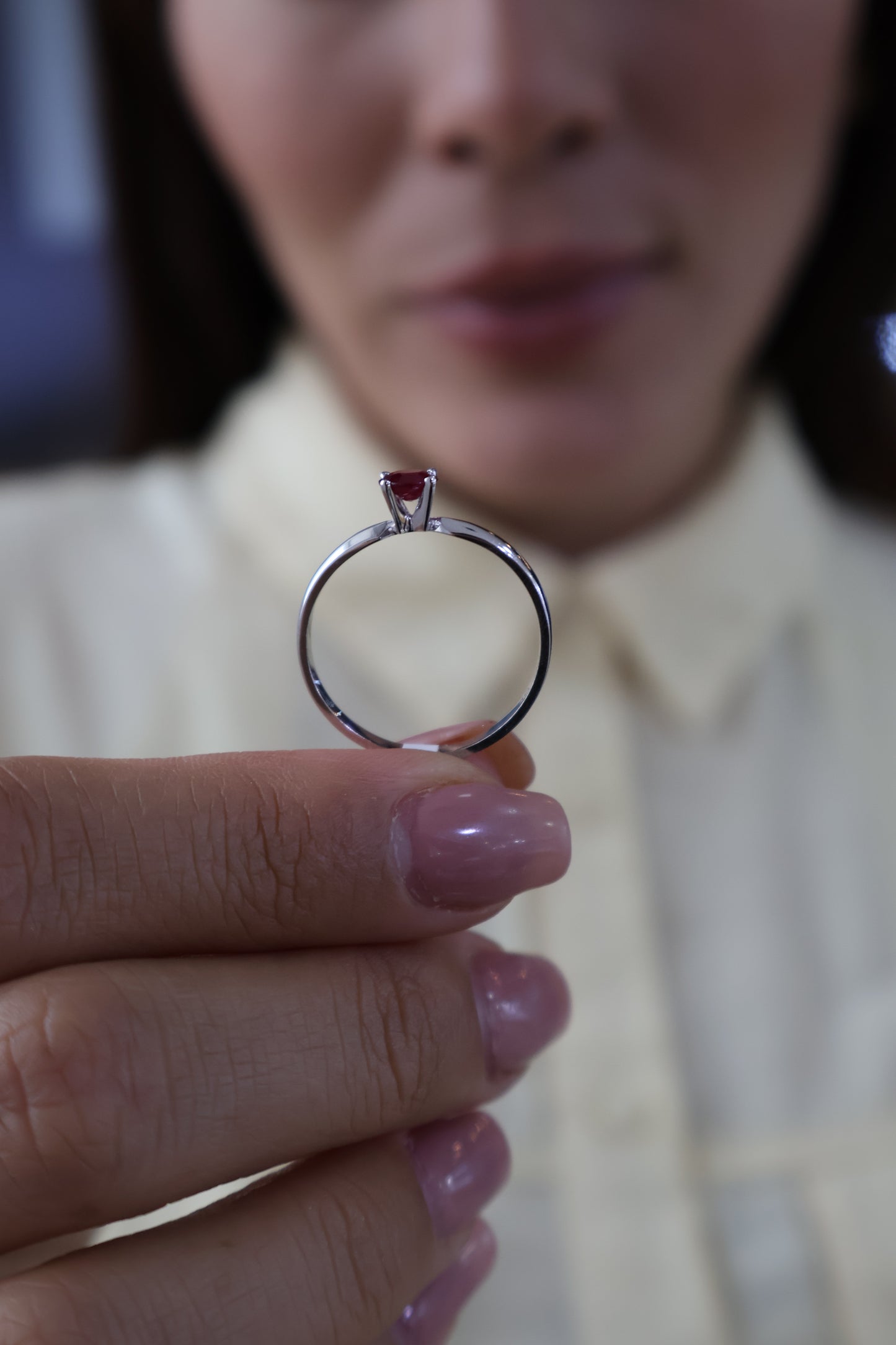 Anillo Elliana en Oro Blanco 14k con Rubi 0.50 ct