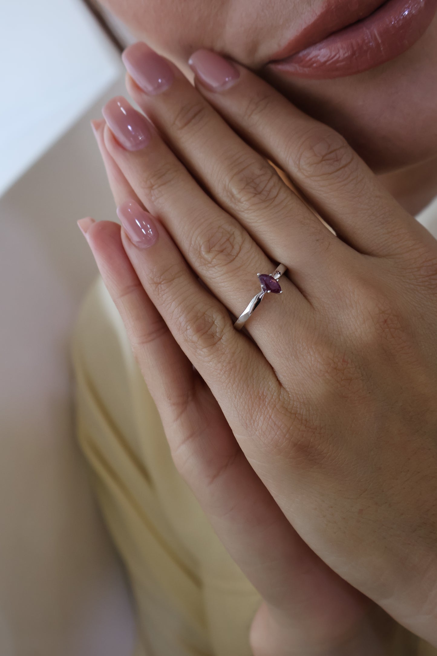 Anillo Kaylee en Oro Blanco 14k con Rubi 0.70 ct