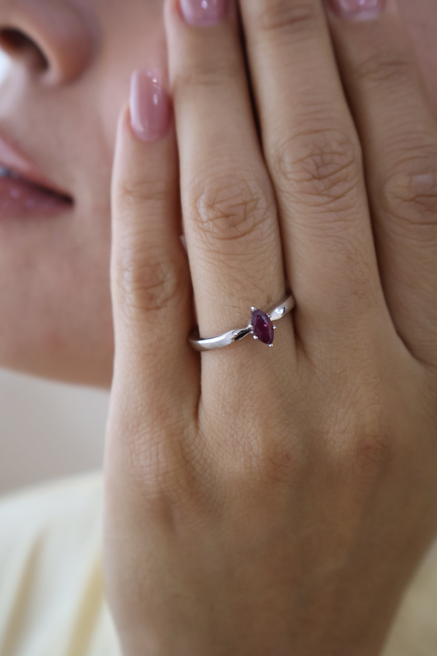 Anillo Kaylee en Oro Blanco 14k con Rubi 0.70 ct