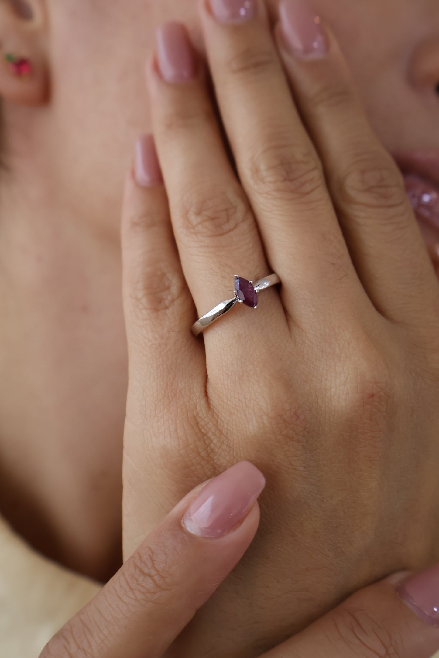 Anillo Kaylee en Oro Blanco 14k con Rubi 0.70 ct