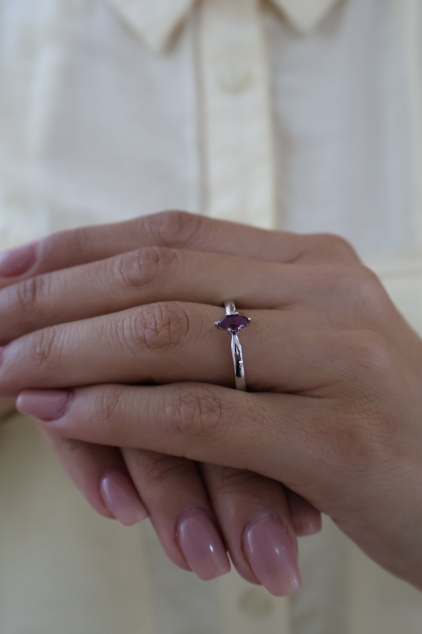Anillo Kaylee en Oro Blanco 14k con Rubi 0.70 ct