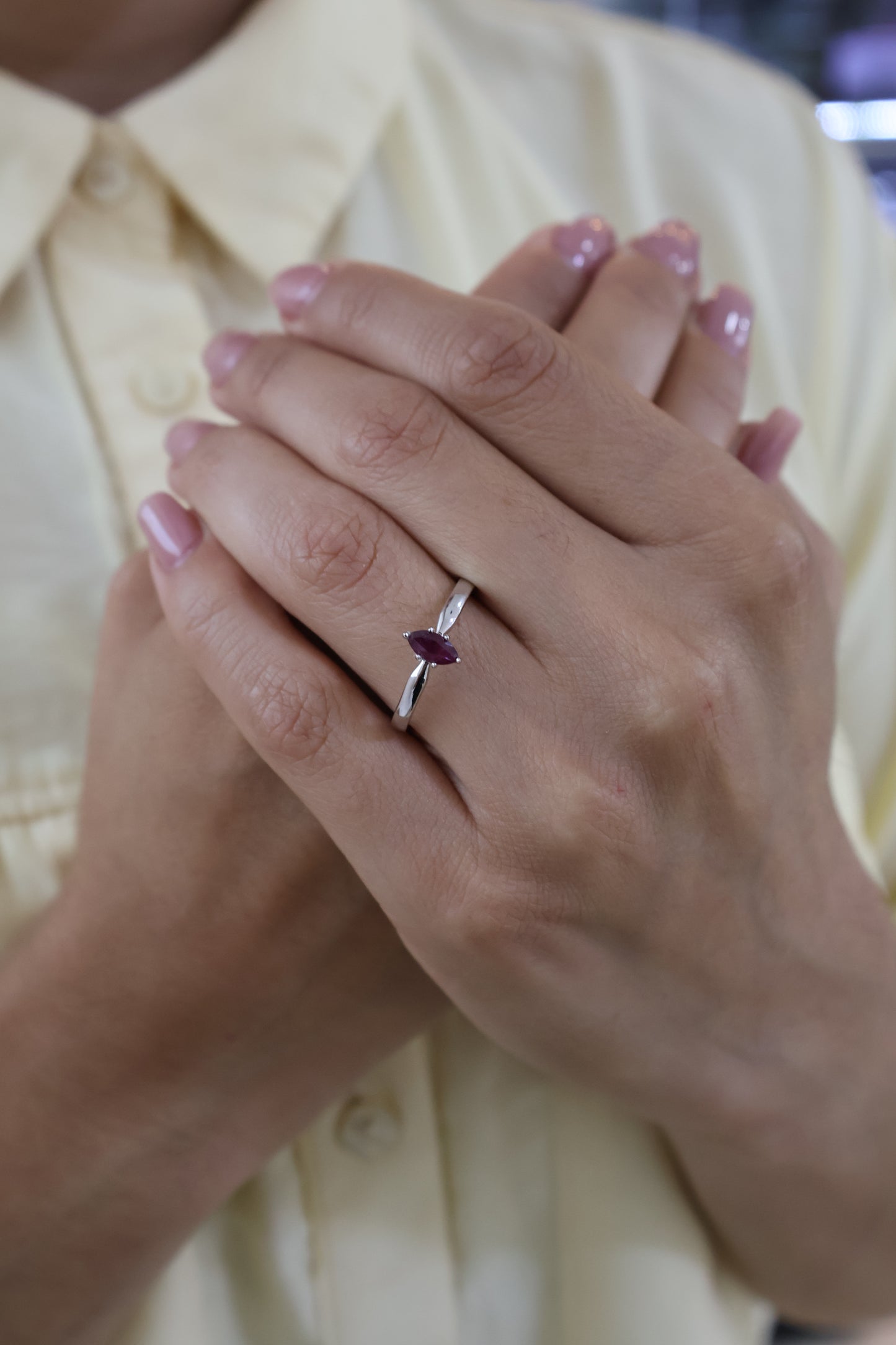 Anillo Kaylee en Oro Blanco 14k con Rubi 0.70 ct