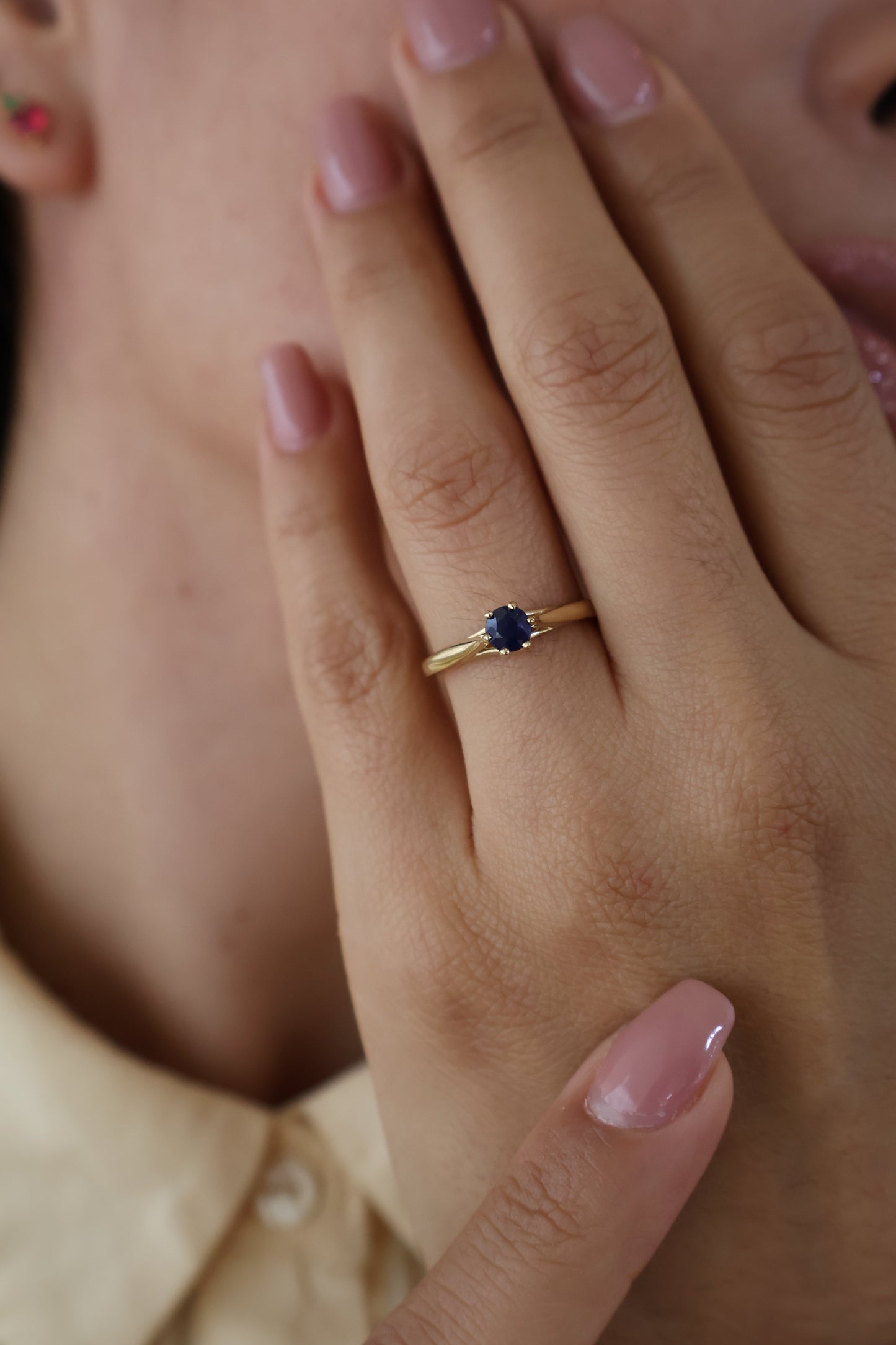 Anillo Kylie en Oro Amarillo 14k con Zafiro 0.50 ct
