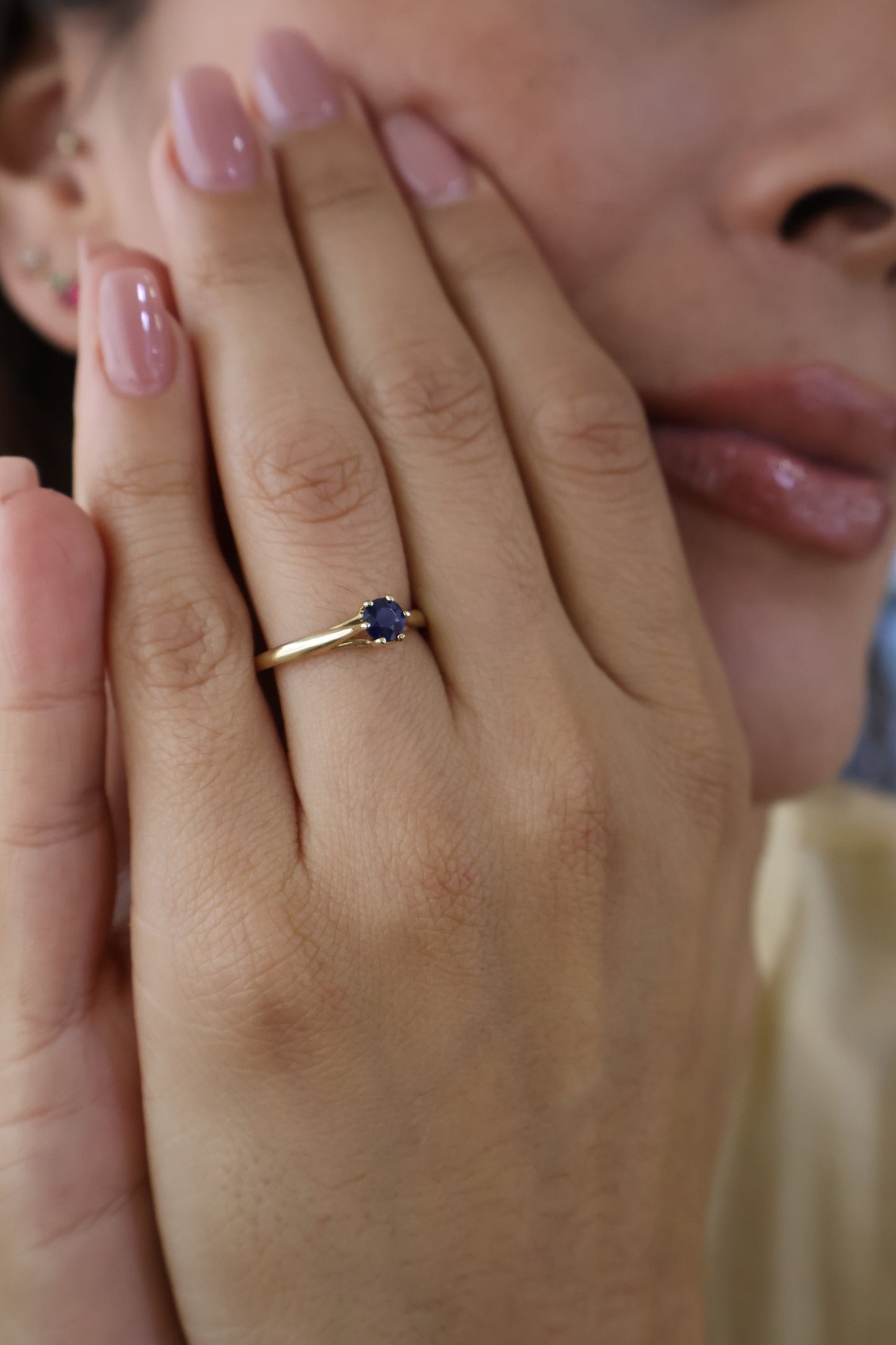 Anillo Kylie en Oro Amarillo 14k con Zafiro 0.50 ct