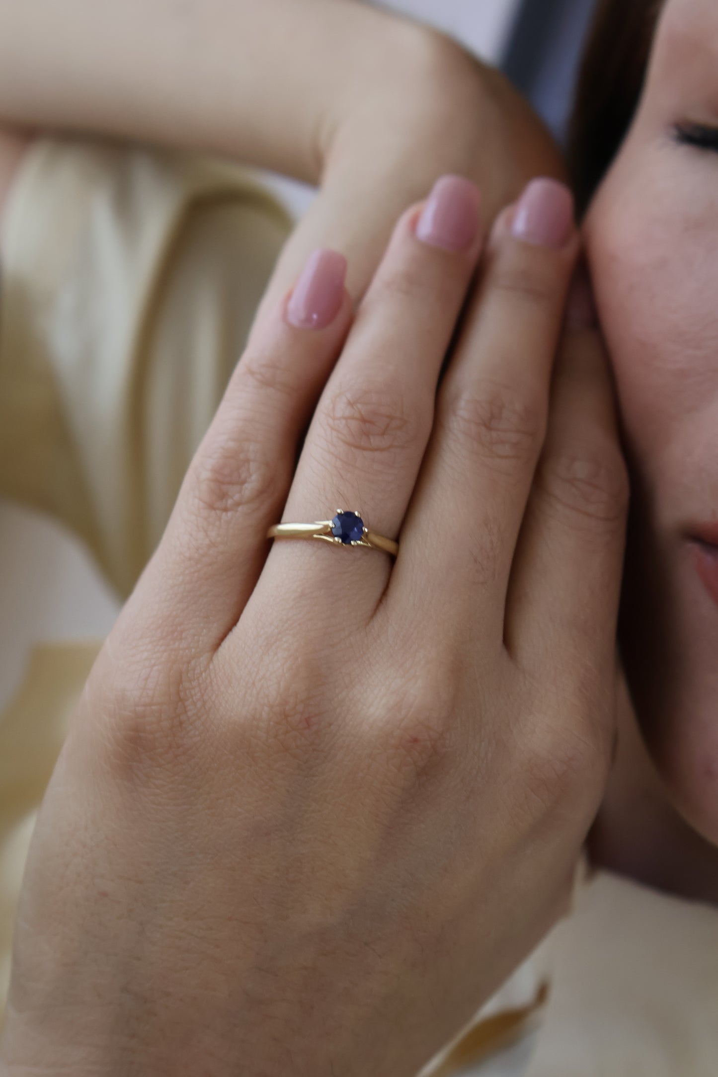 Anillo Kylie en Oro Amarillo 14k con Zafiro 0.50 ct