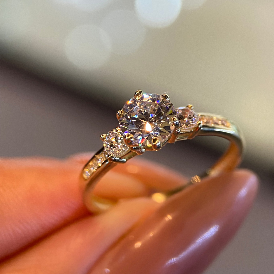 Anillo de compromiso en oro