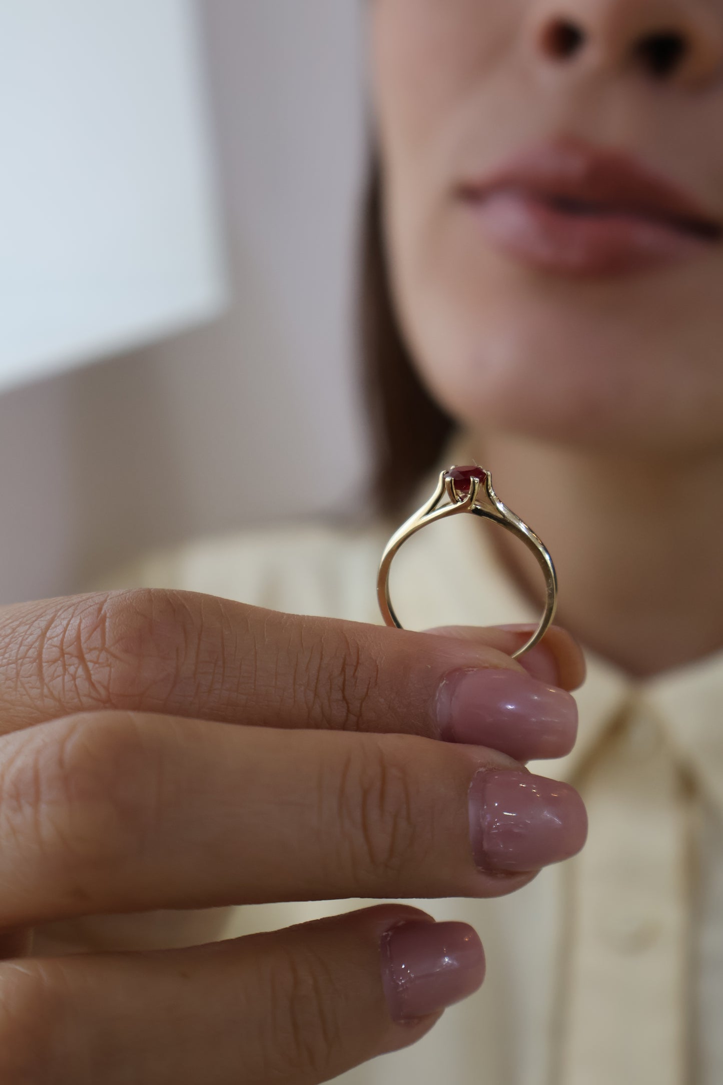 Anillo Ember con Oro Amarillo 14k con Rubi 0.50 ct