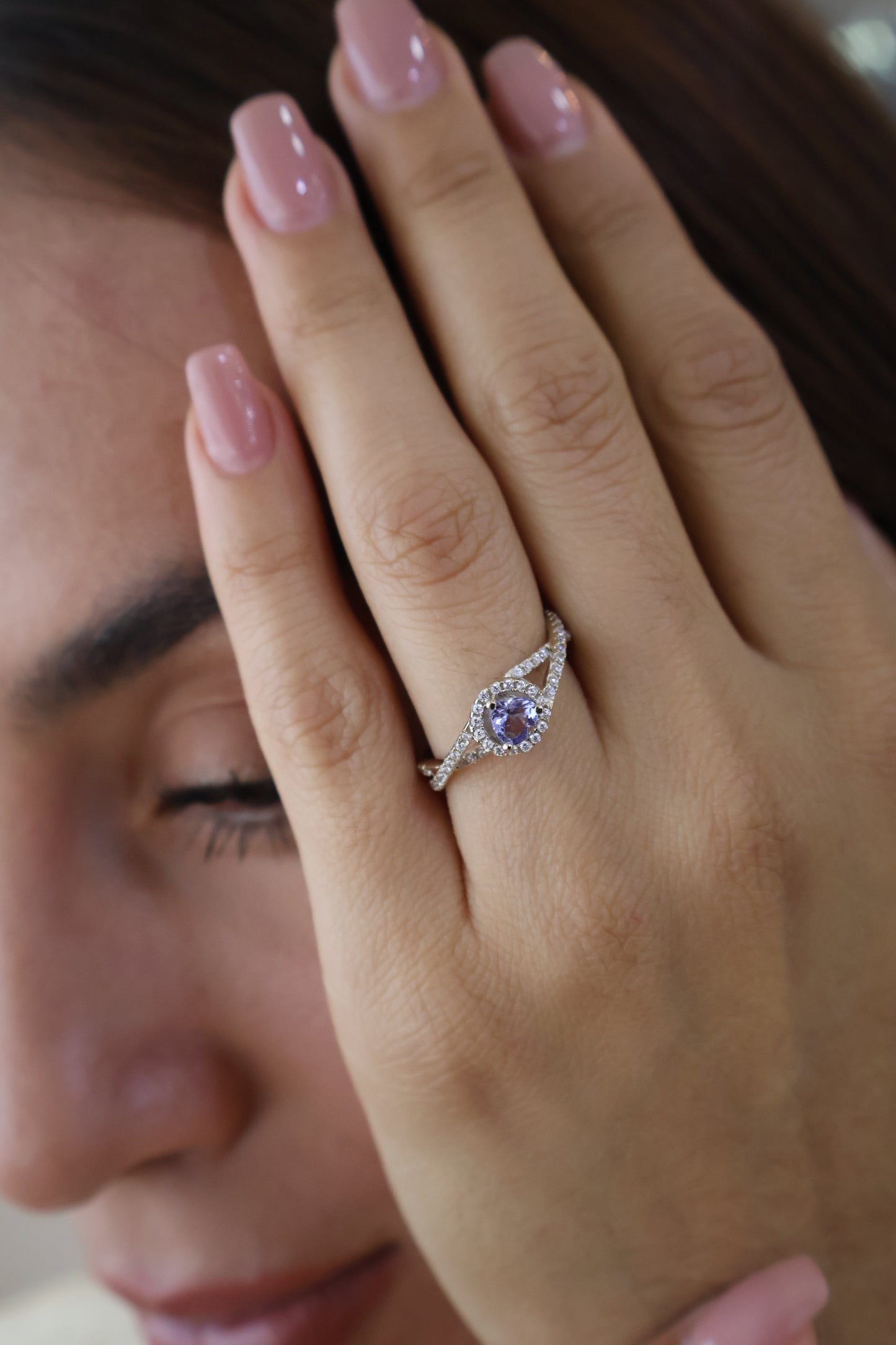 Anillo Rosalie en Oro Amarillo 14k con Tanzanita 0.50 ct