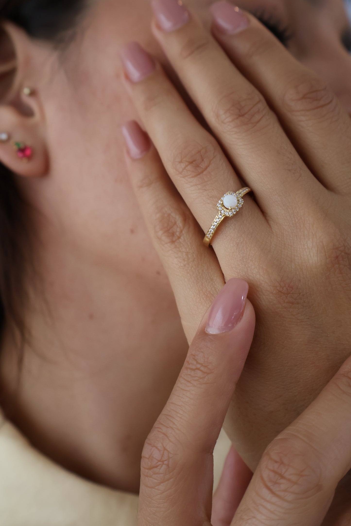 Anillo Taylor en Oro Amarillo 14k con Opalo 0.40 ct