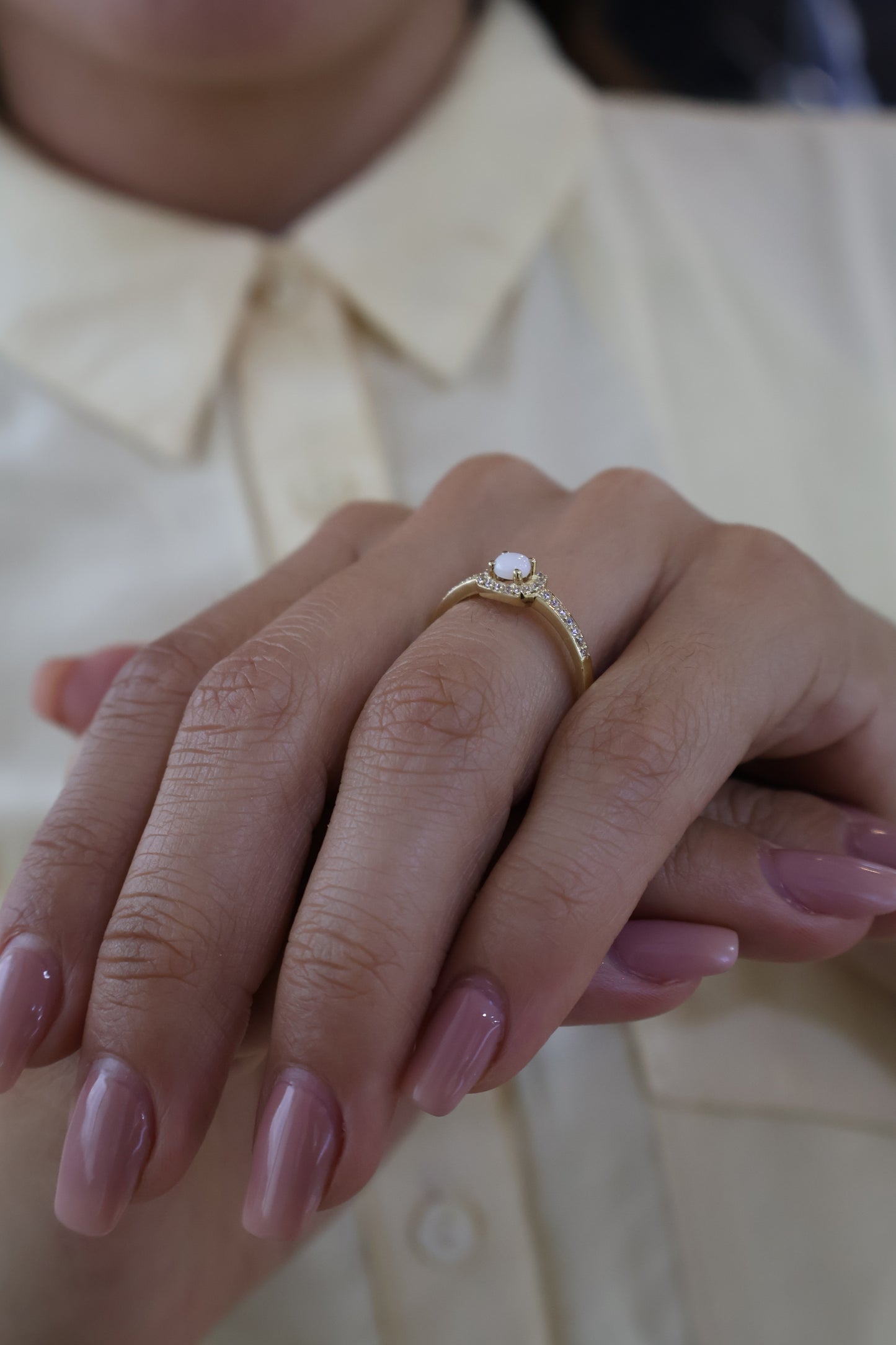 Anillo Taylor en Oro Amarillo 14k con Opalo 0.40 ct