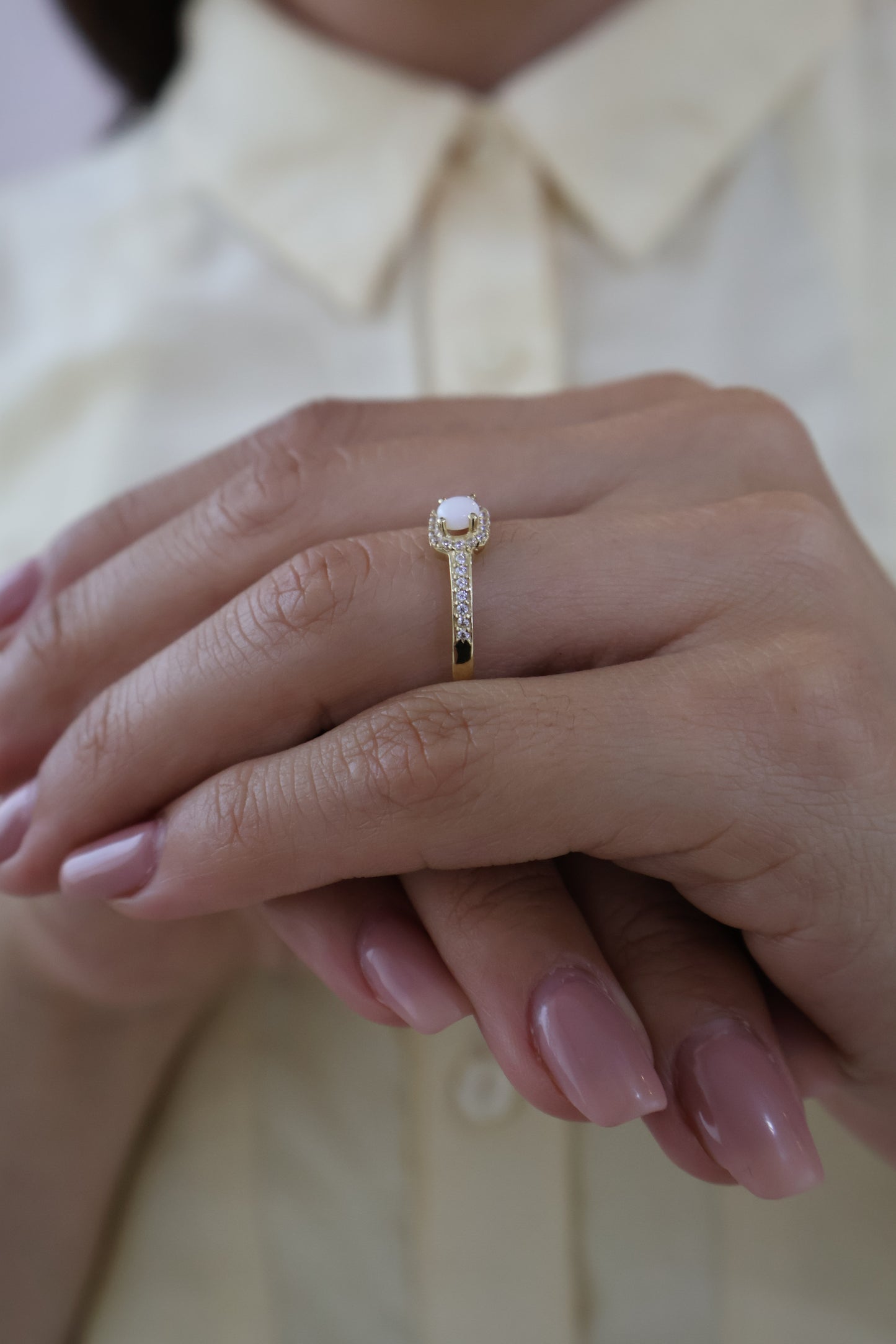 Anillo Taylor en Oro Amarillo 14k con Opalo 0.40 ct