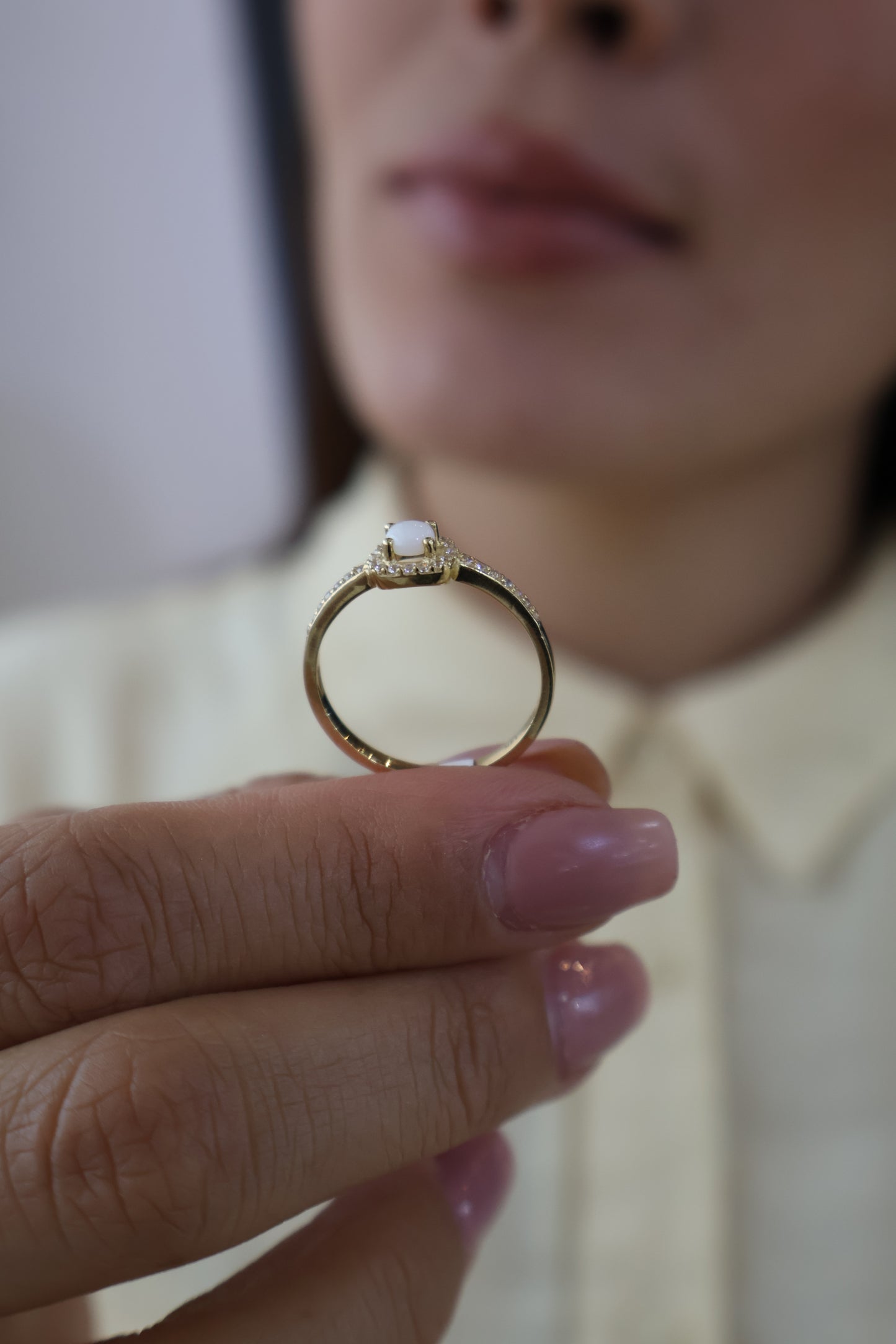 Anillo Taylor en Oro Amarillo 14k con Opalo 0.40 ct