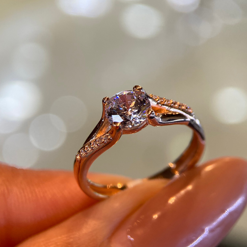 Anillo de compromiso en oro