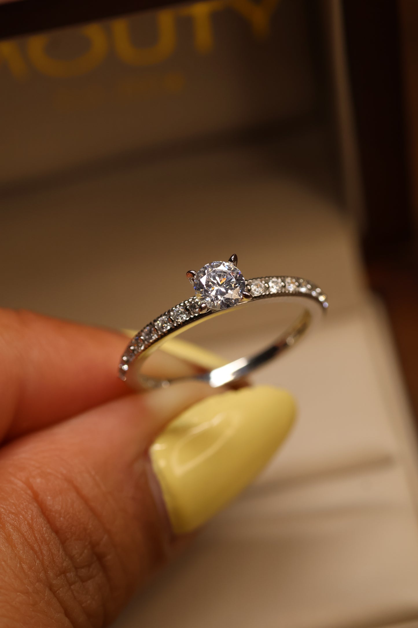 Anillo en Oro Blanco 10k con Circonia Mod.14836