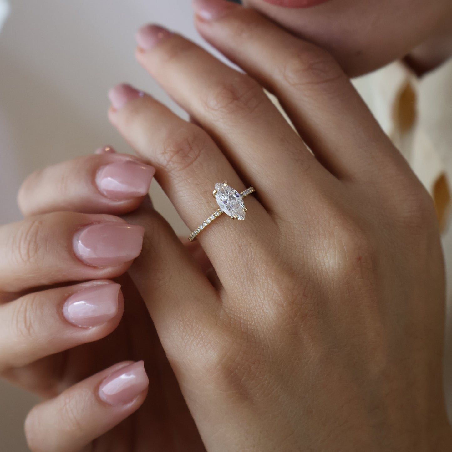 Anillo Regina en oro 1.00 ct